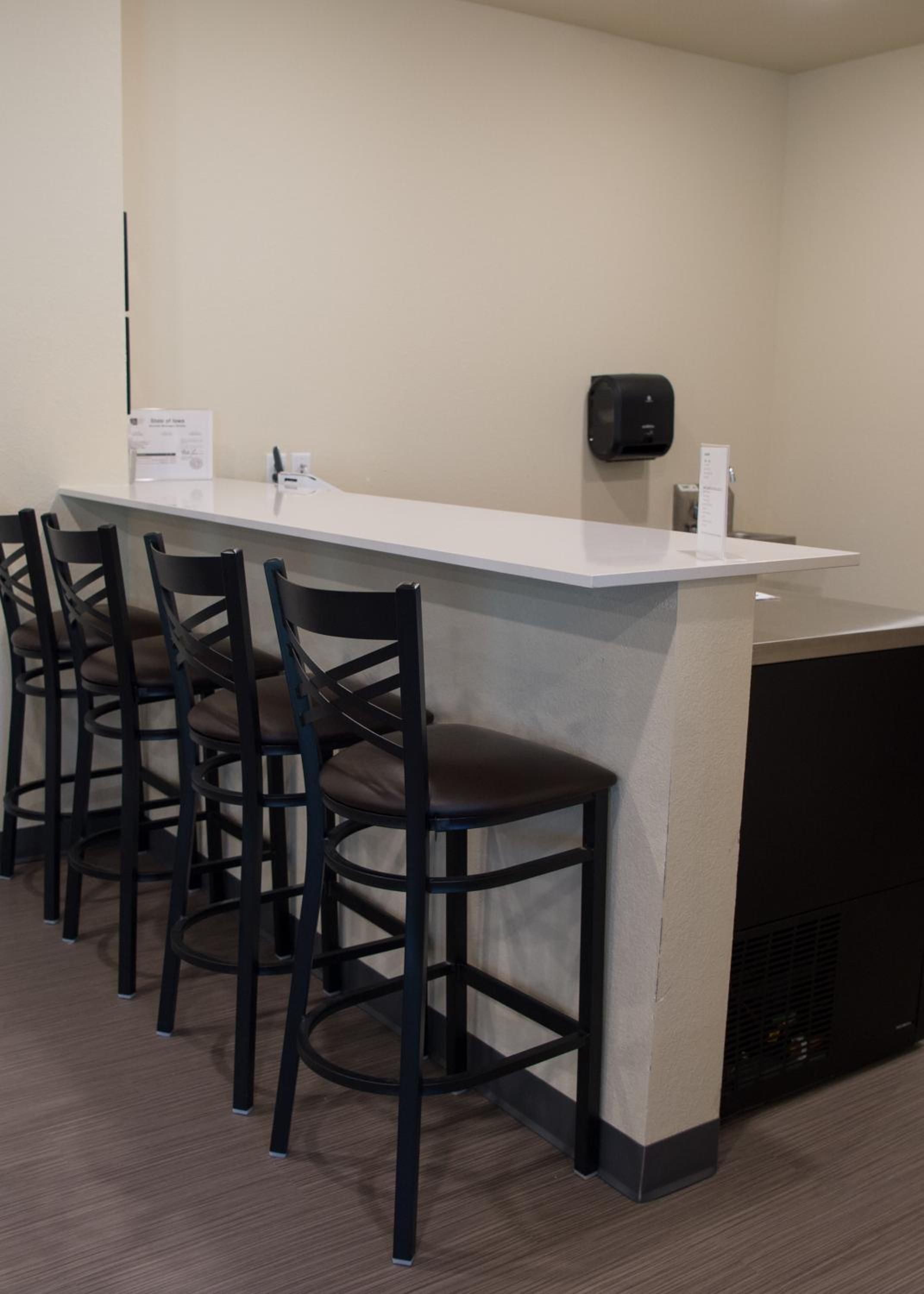 Cobblestone Inn & Suites - Forest City