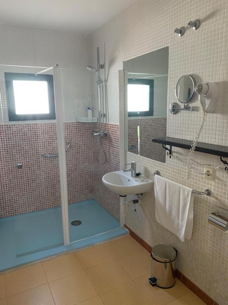 Hostal - Bungalows Camping Cáceres