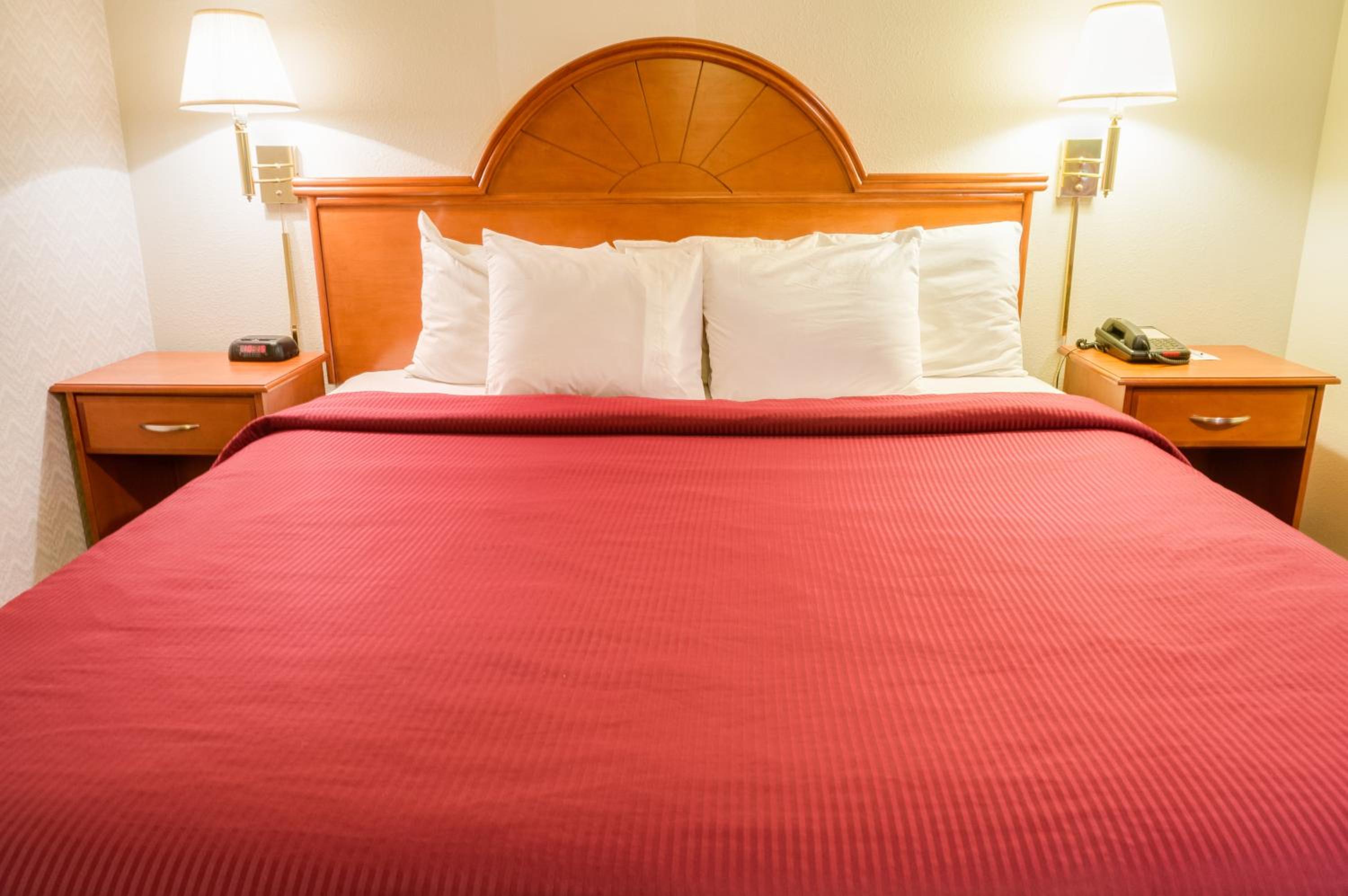 Seattle Vacations - GuestHouse Inn Fife - Property Image 4