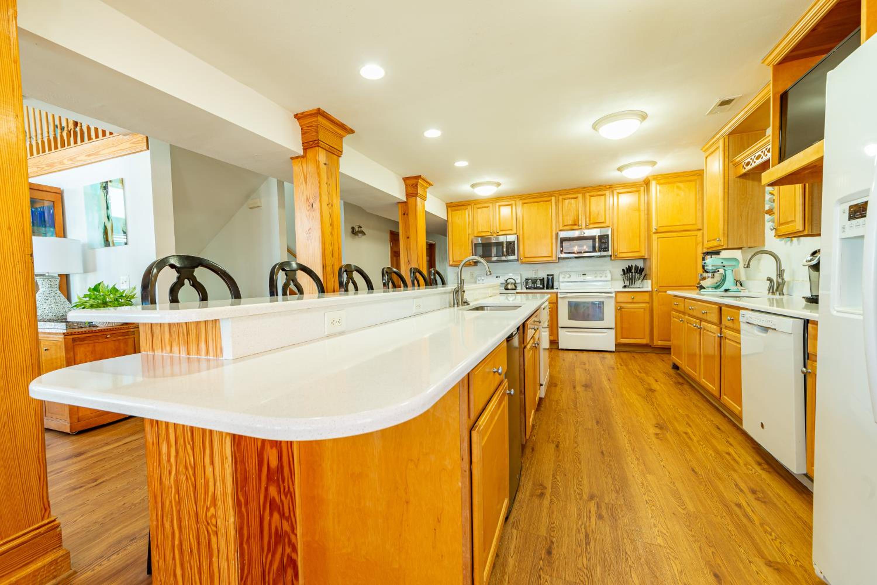 Blue Crush - KDH MP 8, Oceanfront, Ocean Views, Pool, Cabana, Hot Tub, Elevator, Rec Room, Pets OK