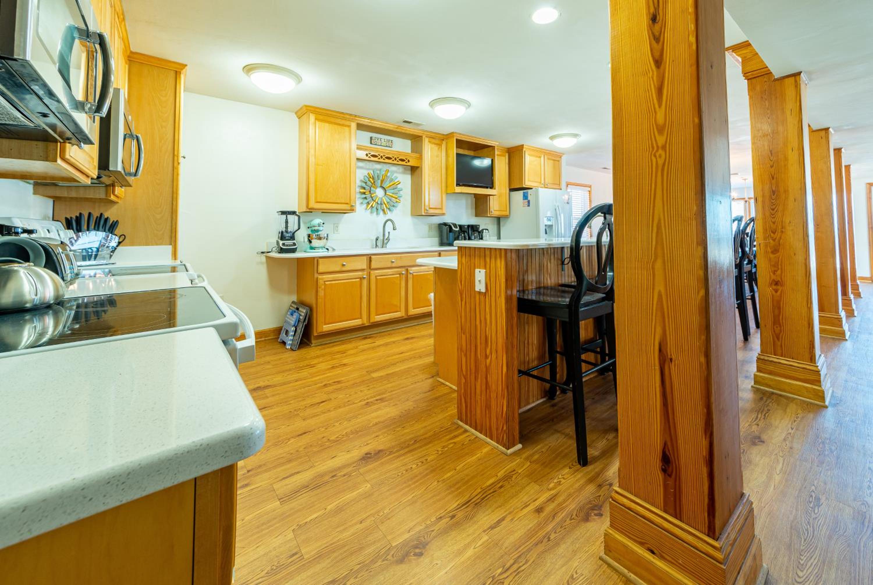 Blue Crush - KDH MP 8, Oceanfront, Ocean Views, Pool, Cabana, Hot Tub, Elevator, Rec Room, Pets OK