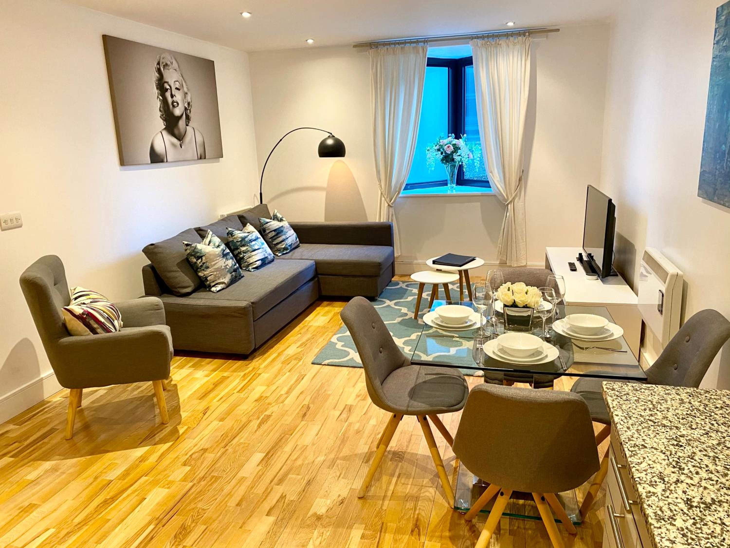 Urban Living's - The Burley Luxury City Apartment view 2