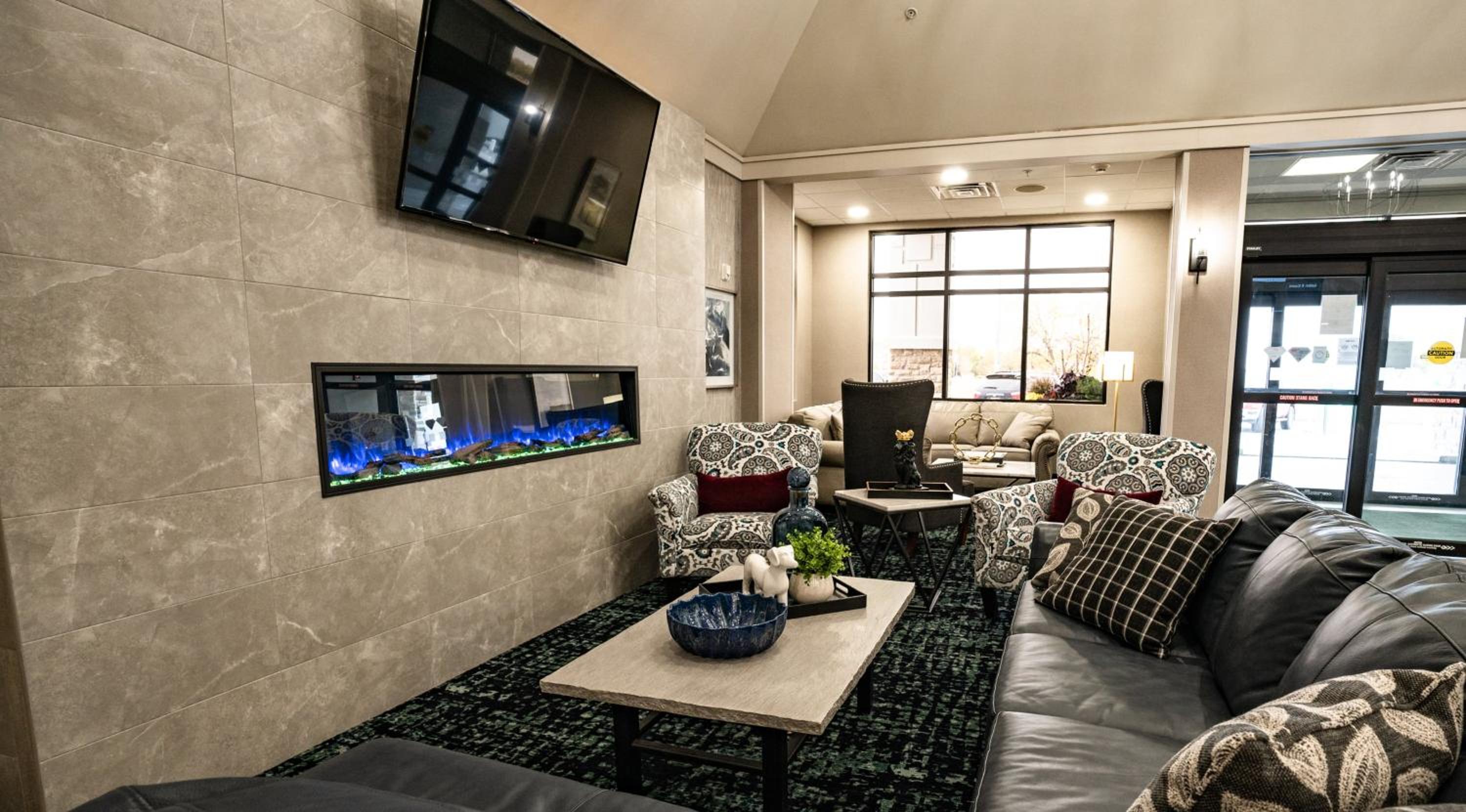 Kearney Vacations - Holiday Inn Kearney, an IHG Hotel - Property Image 2