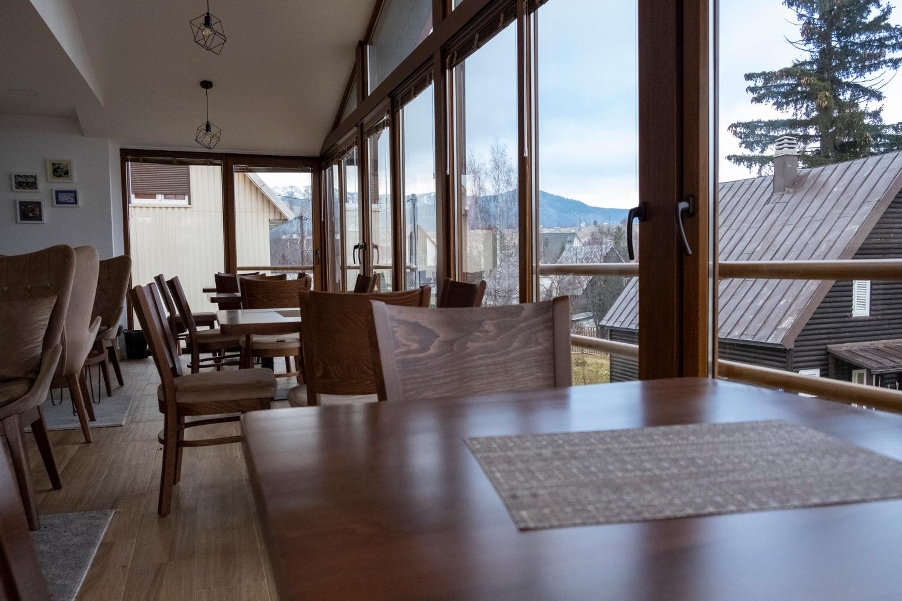 Photo 37