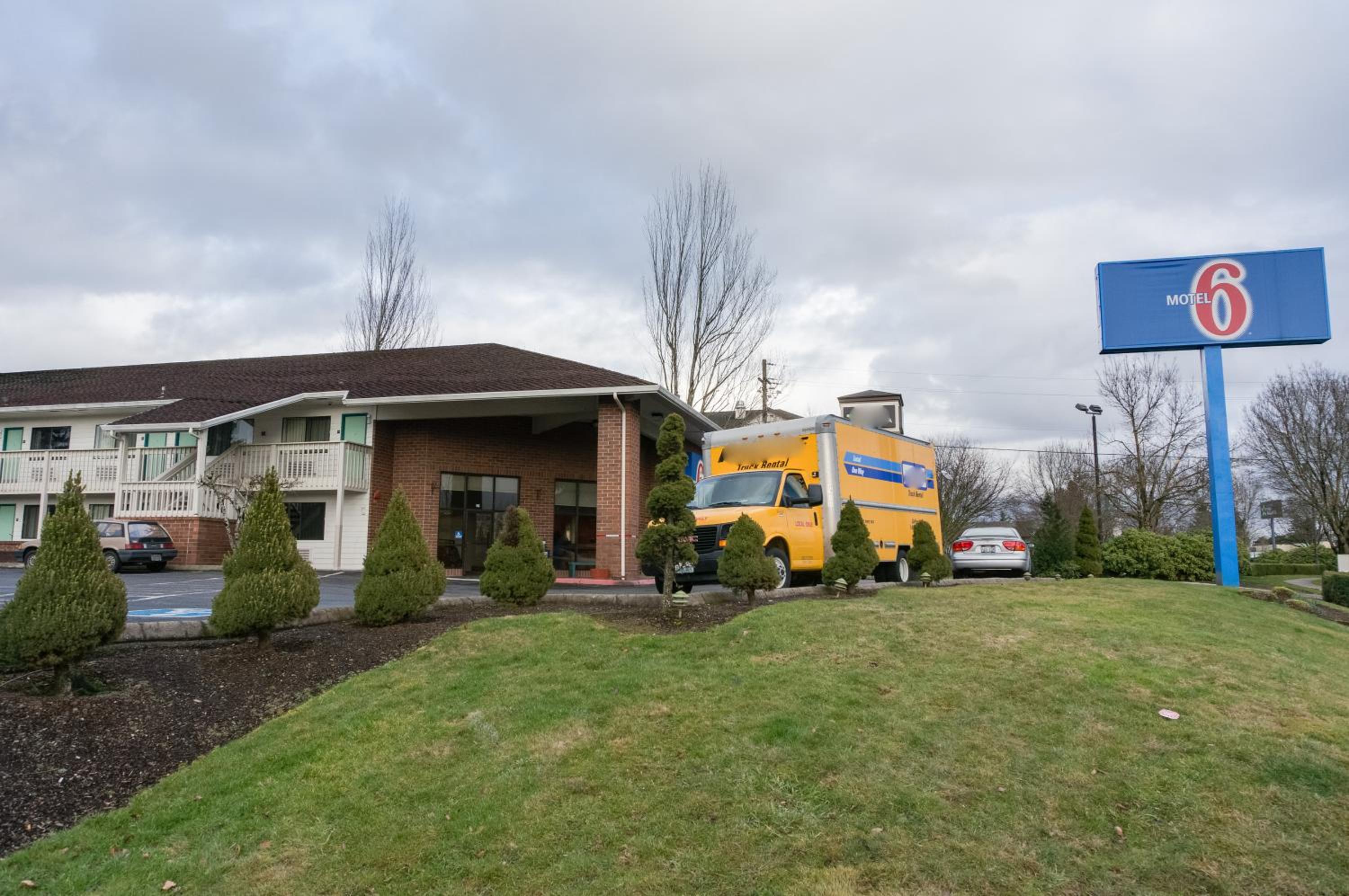 Vancouver Vacations - Motel 6-Vancouver, WA - Property Image 1