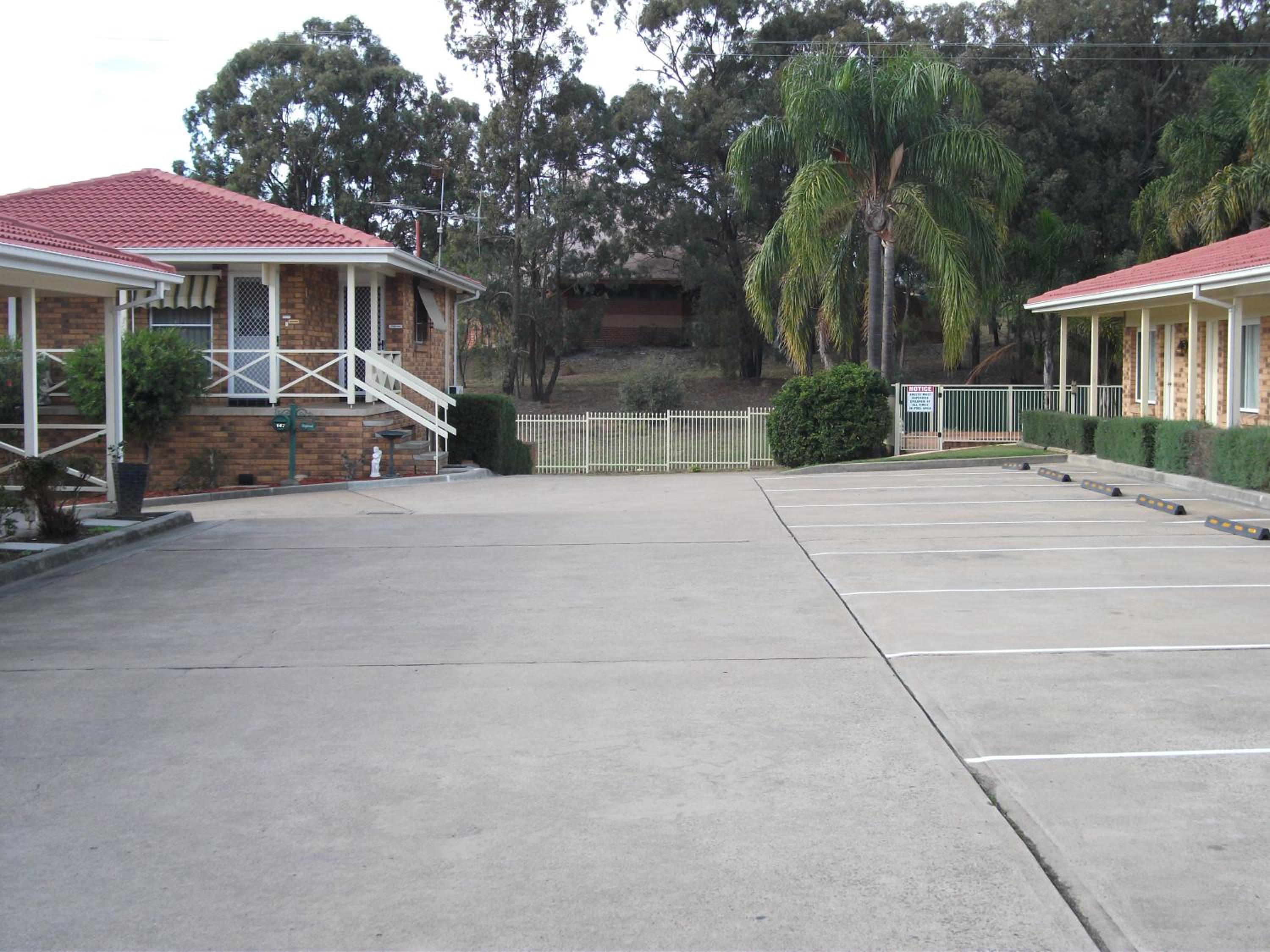 Baybrook Motor Inn