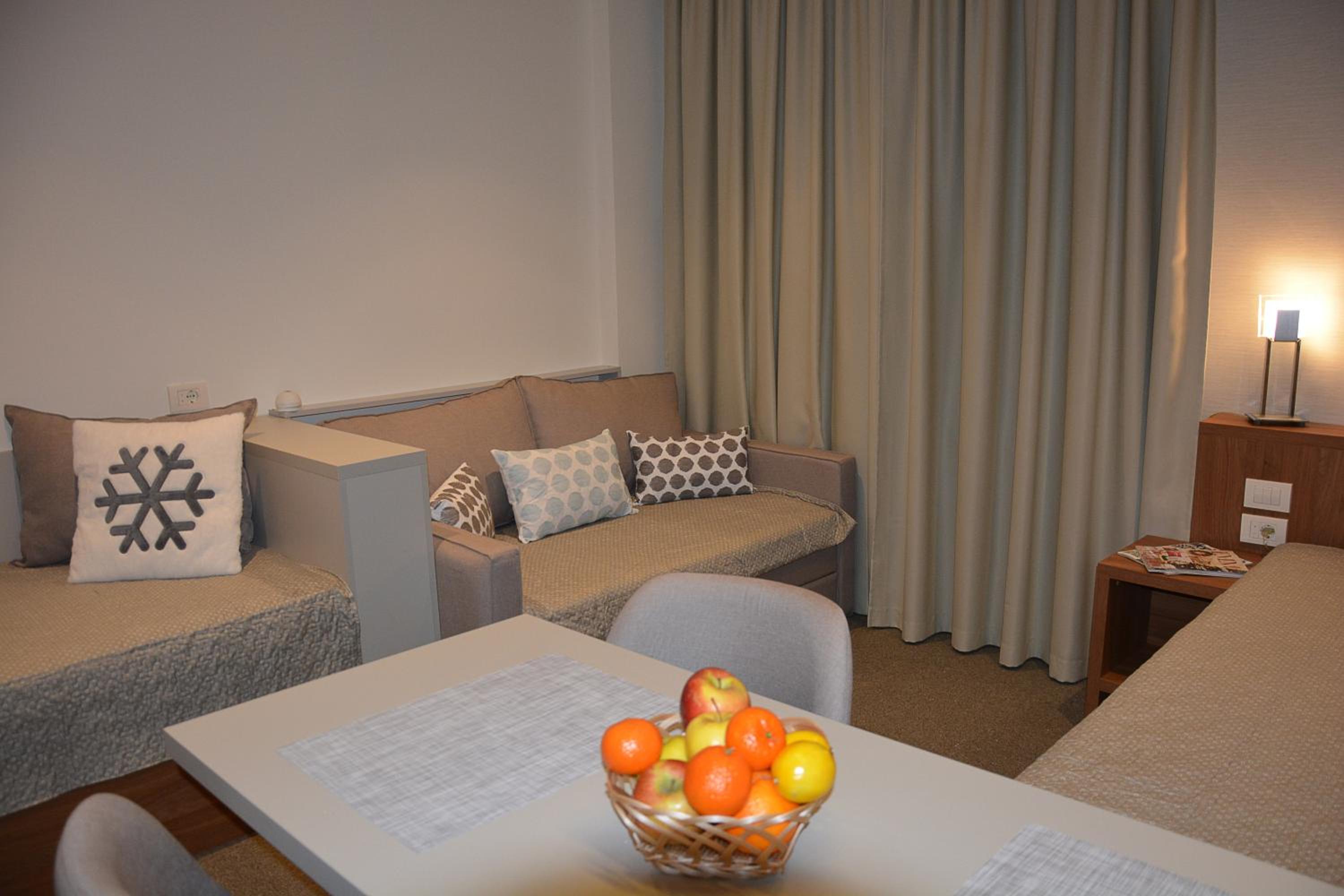 Apartman SREBRNA PAHULjA-Konaci view 2