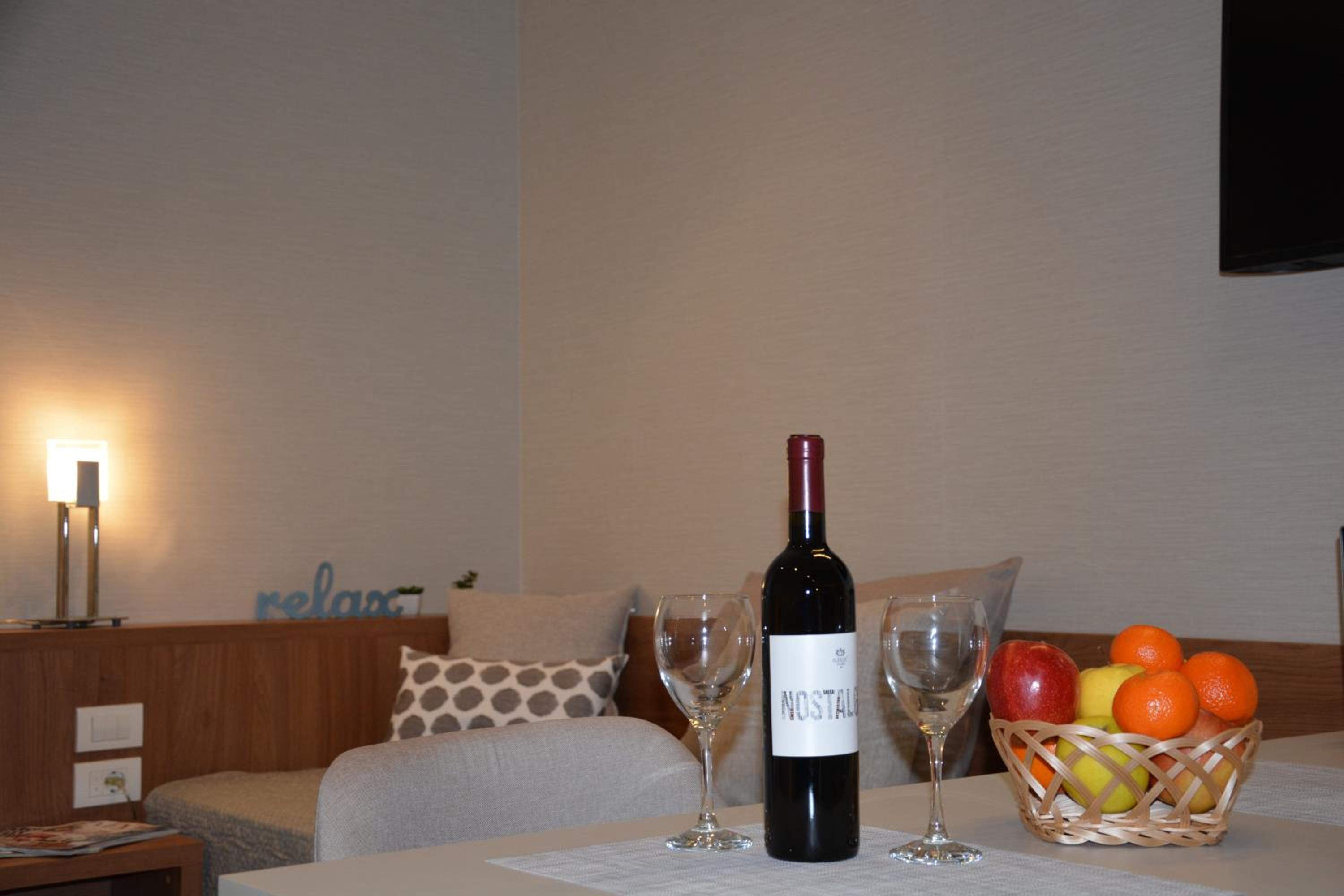 Apartman SREBRNA PAHULjA-Konaci view 3