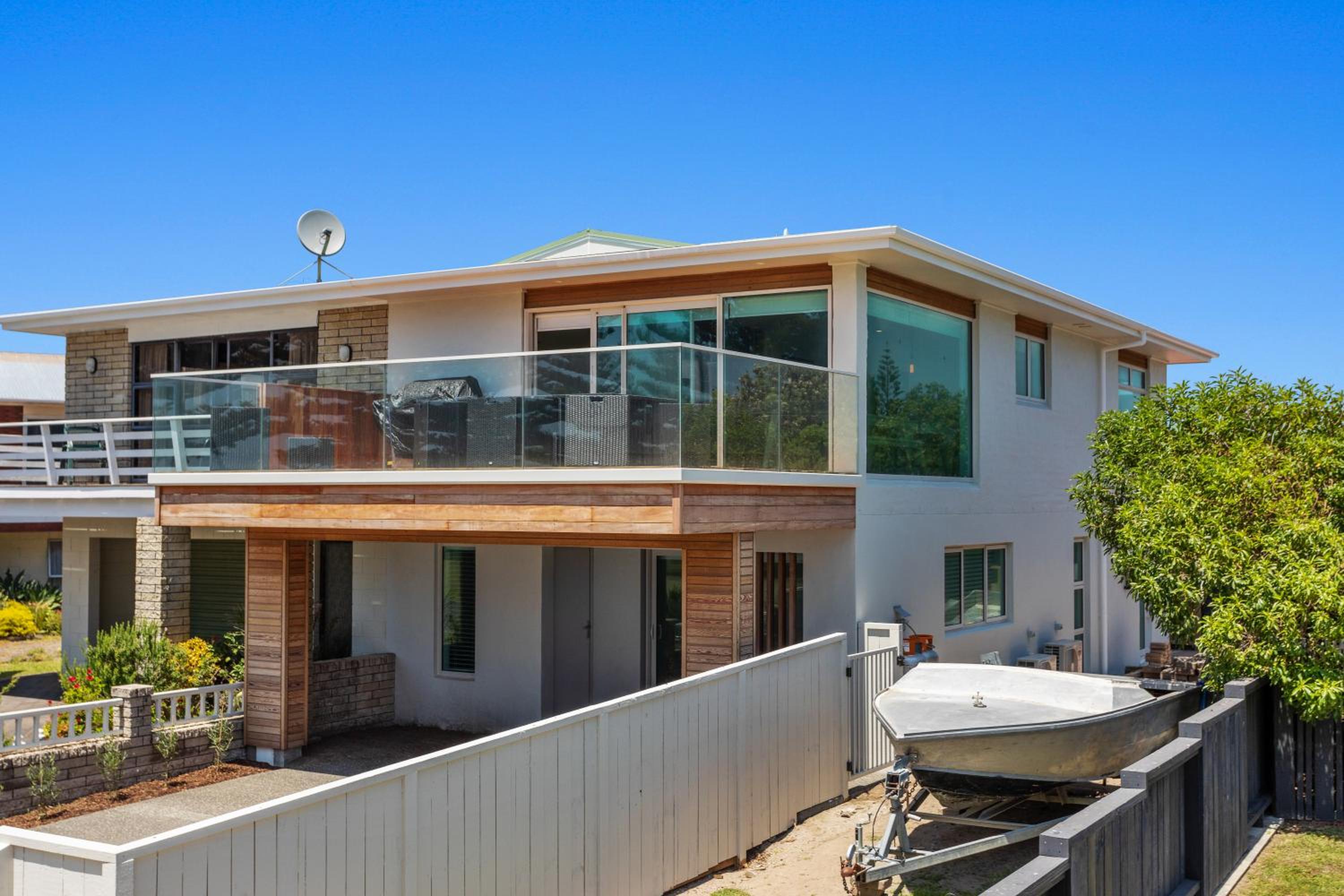 Ohope Beachside Retreat - Ohope Holiday Home view 4