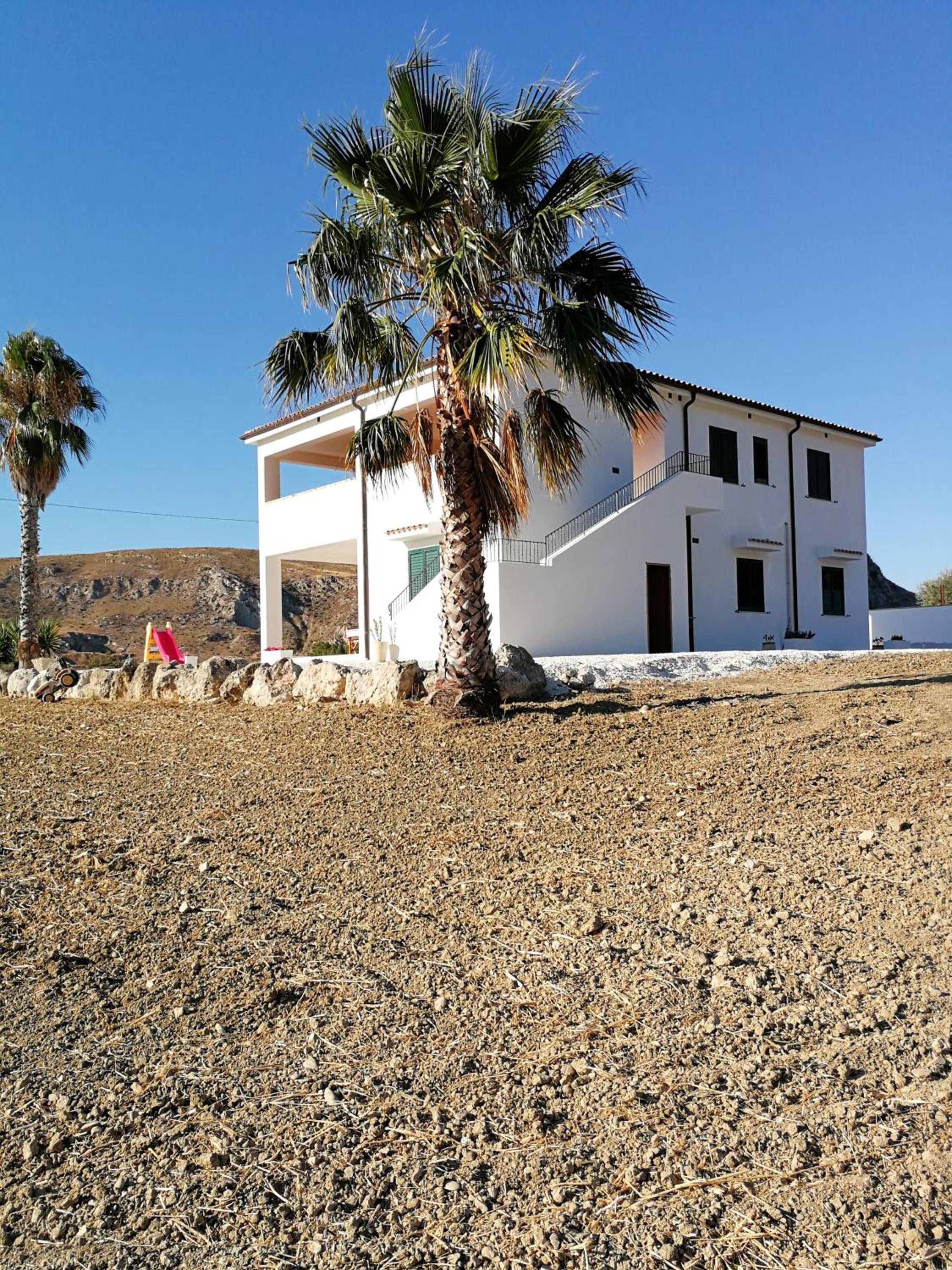 Charming apartment in Montallegro with sea view