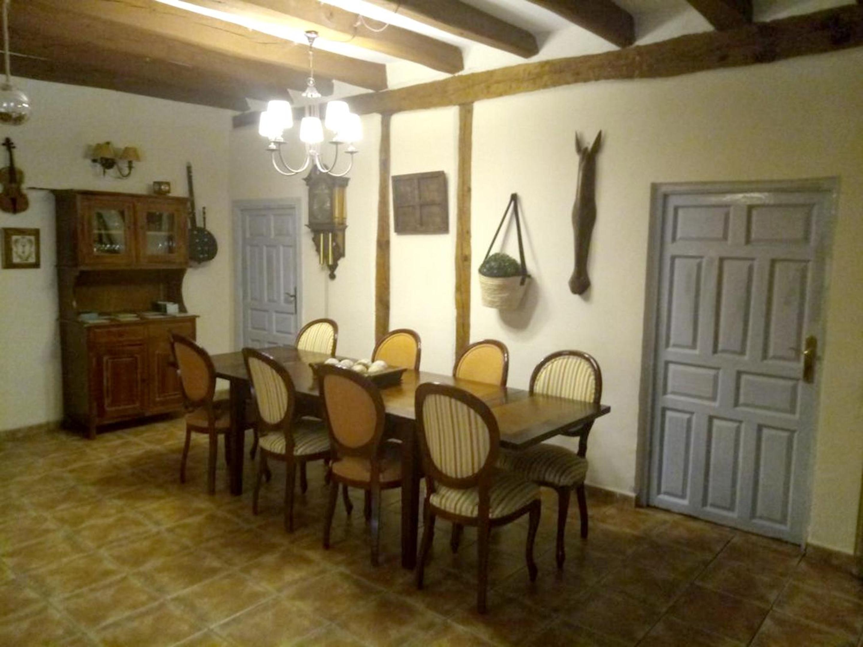 Spacious villa with private pool - Campo de Cuéllar