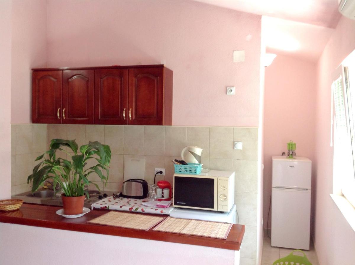 2 bedrooms appartement at Radovici 900 m away from the beach with furnished balcony and wifi photo 2
