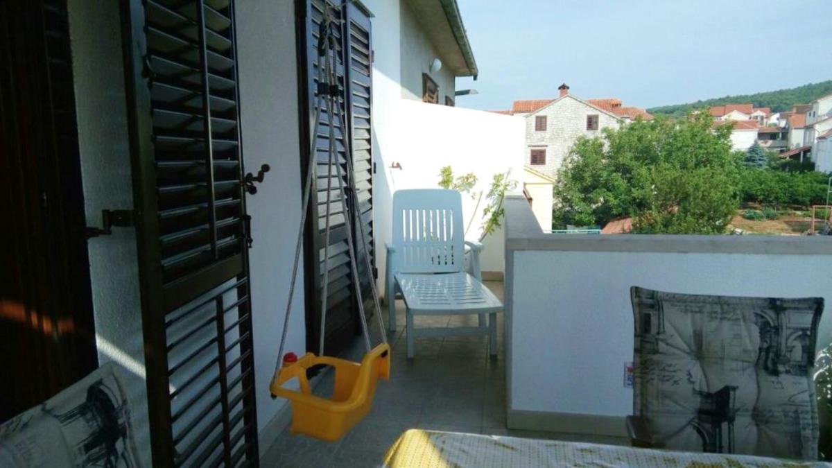 2 bedrooms appartement at Supetar 100 m away from the beach with sea view furnished garden and wifi