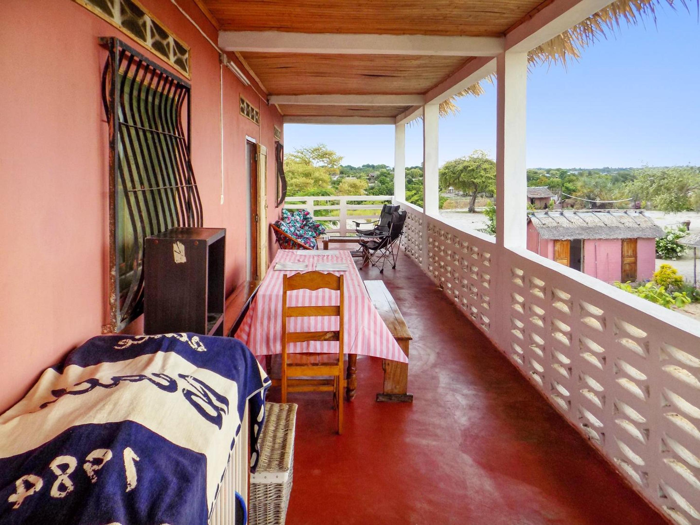 Sea view apartment in Majunga 90 m² Beautiful terrace view 4