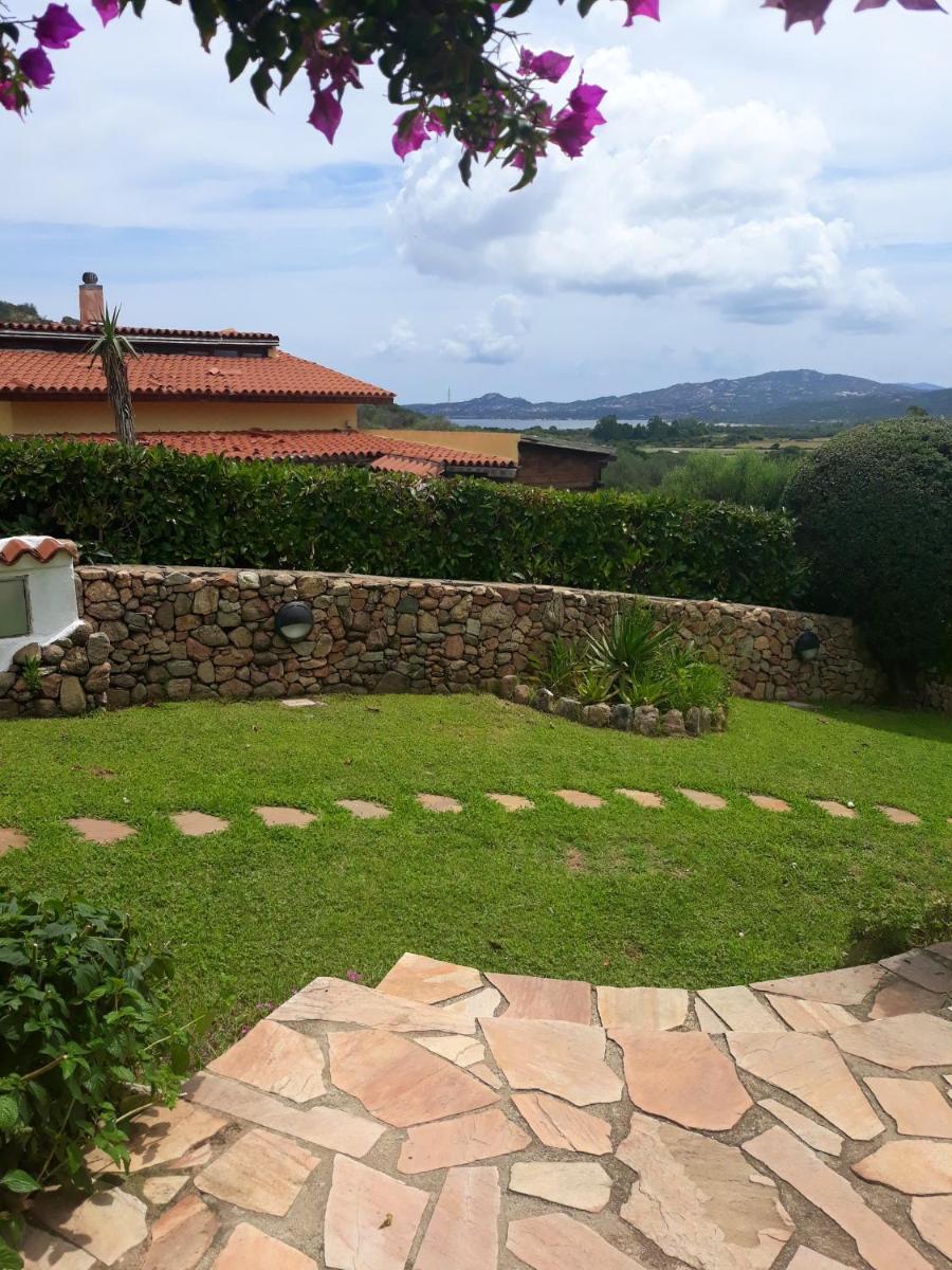 2 bedrooms appartement with sea view enclosed garden and wifi at Olbia 6 km away from the beach