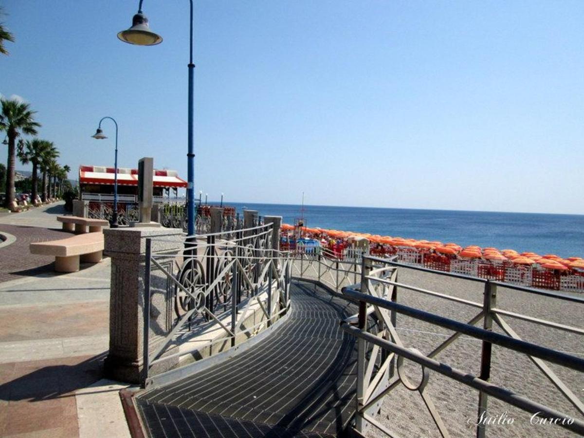 3 bedrooms appartement at Marina di Gioiosa Ionica 700 m away from the beach with furnished terrace