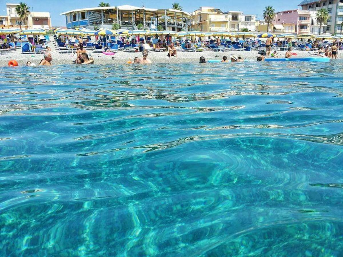3 bedrooms appartement at Marina di Gioiosa Ionica 700 m away from the beach with furnished terrace
