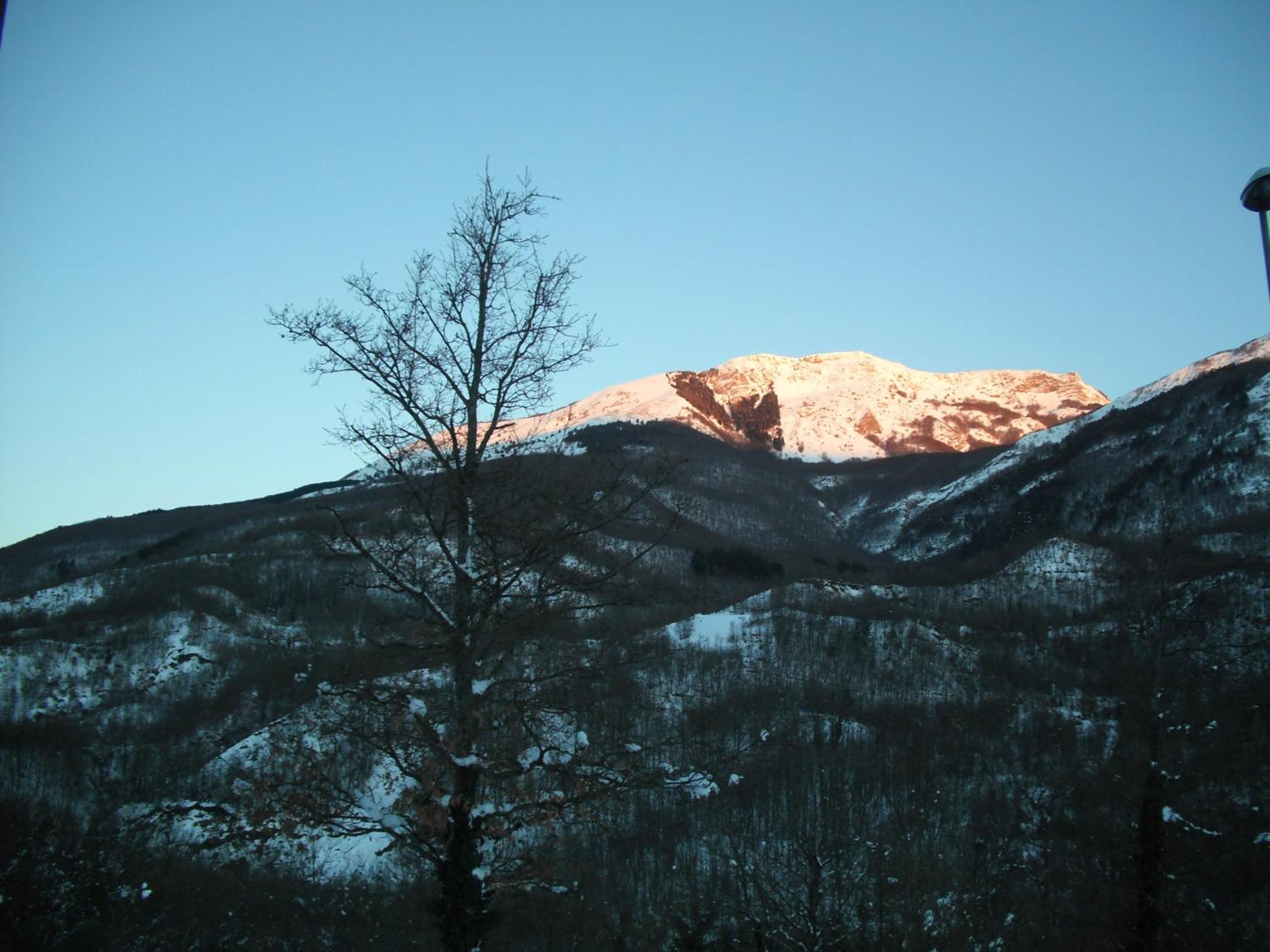 Comfortable Chalet in Giarola with Mountain View view 4