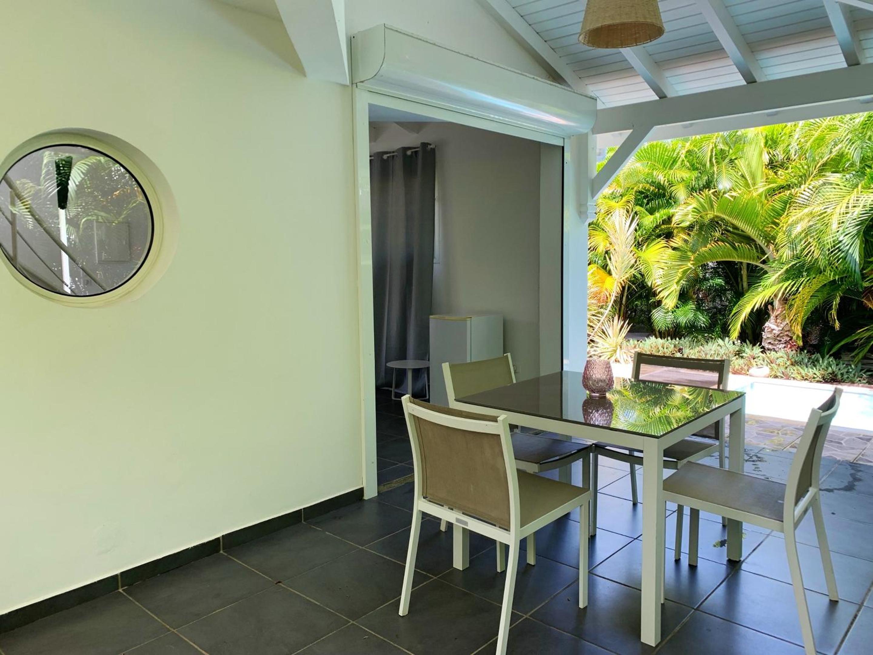 Appartement confortable au Moule, 60 m², vue piscine view 3