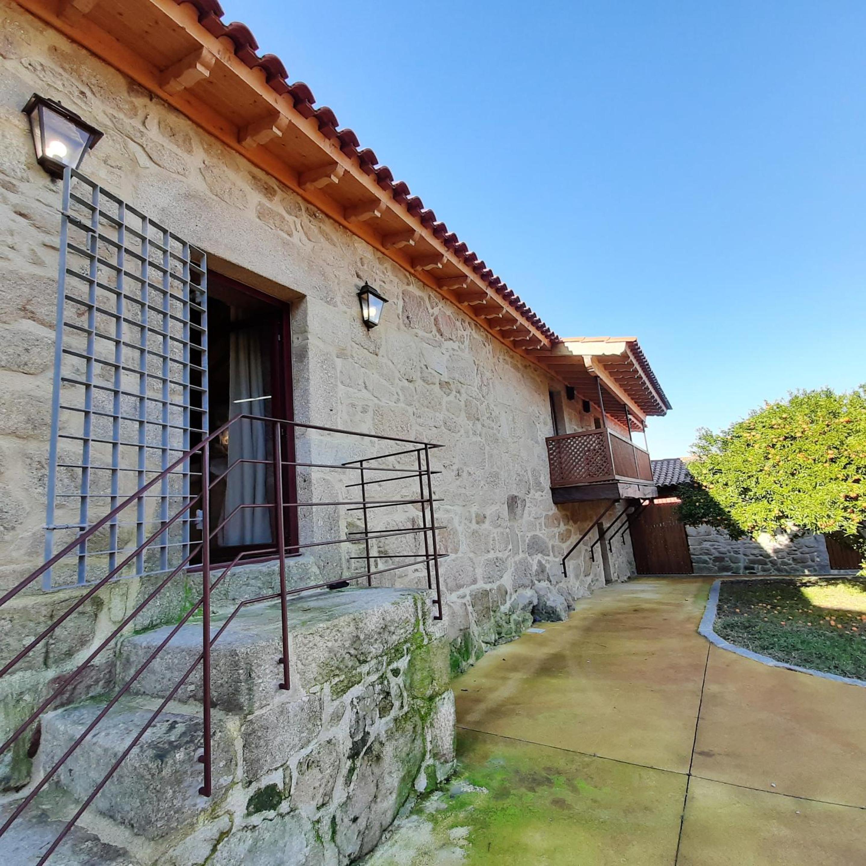 Beautiful villa in Póvoa de Lanhoso with pool and garden