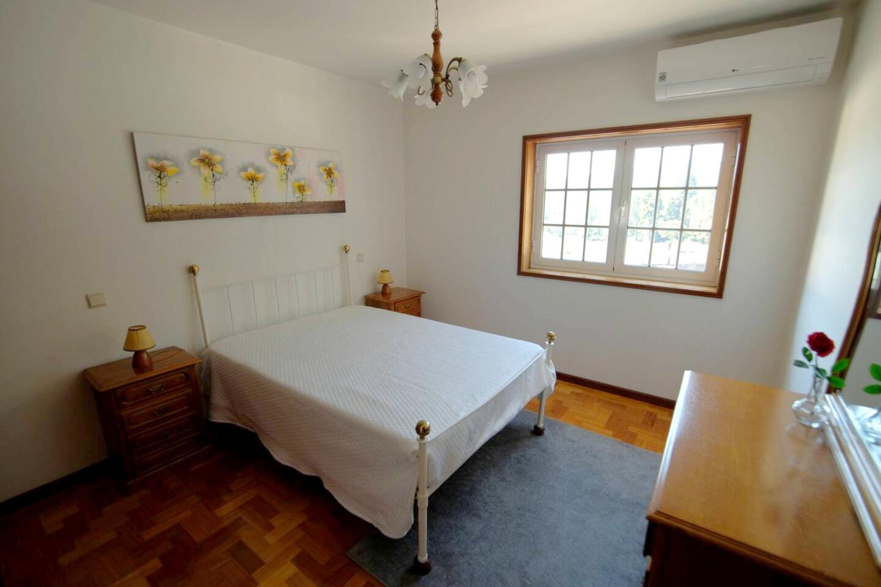 Spacious house in Santa Maria da Feira - 220 m² with city view view 4
