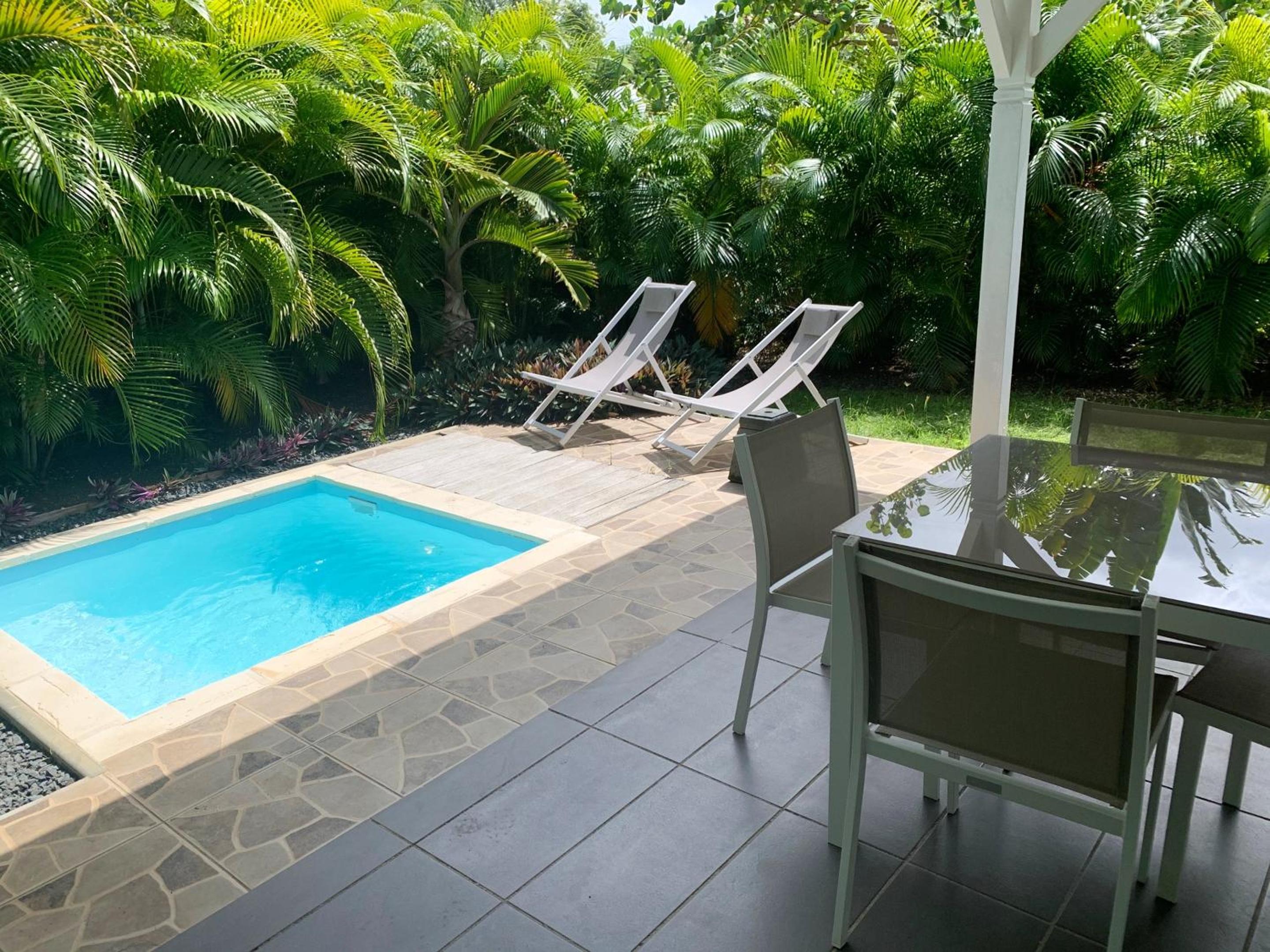 Appartement charmant Le Moule + piscine