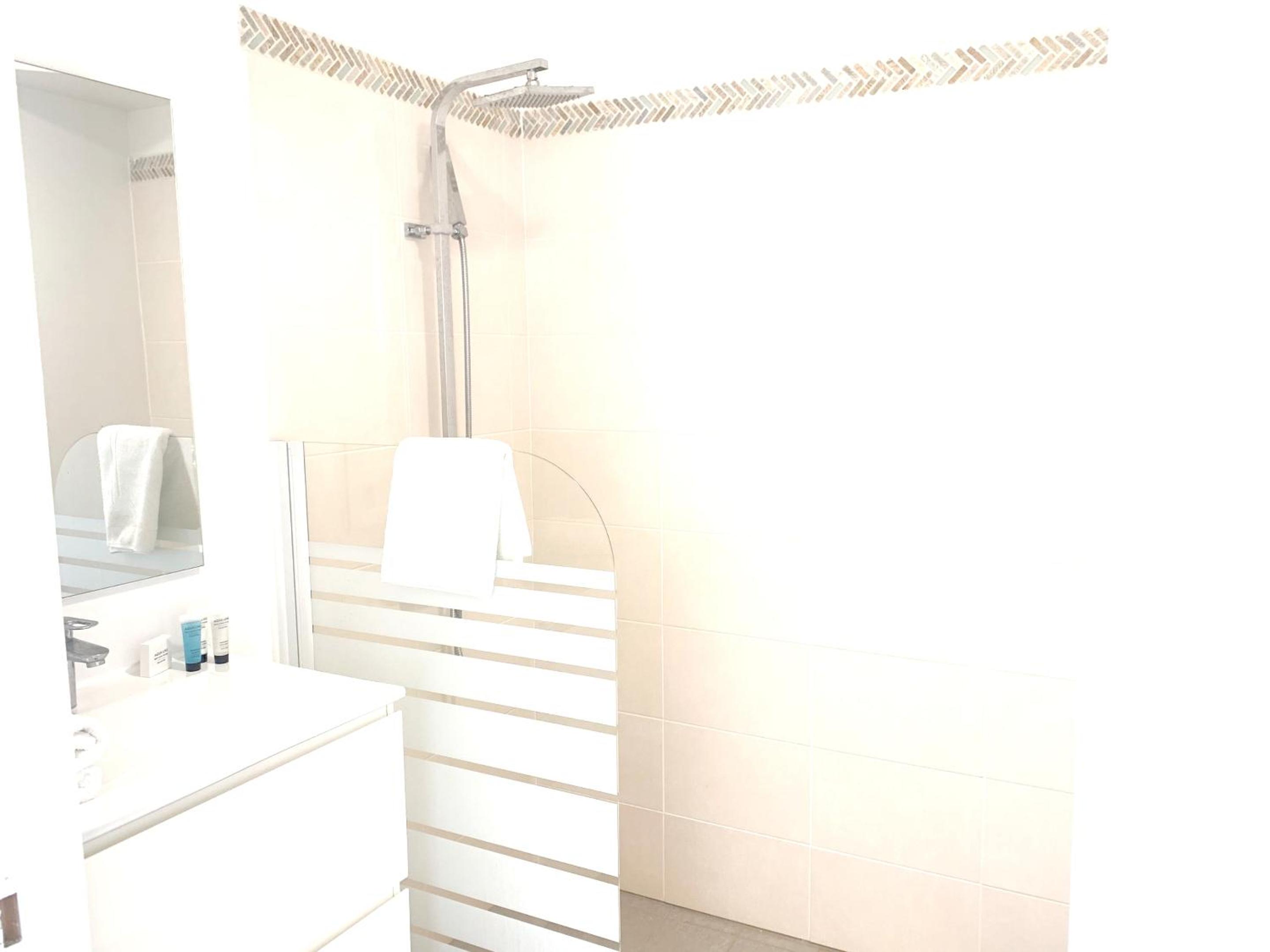 Appartement charmant Le Moule + piscine