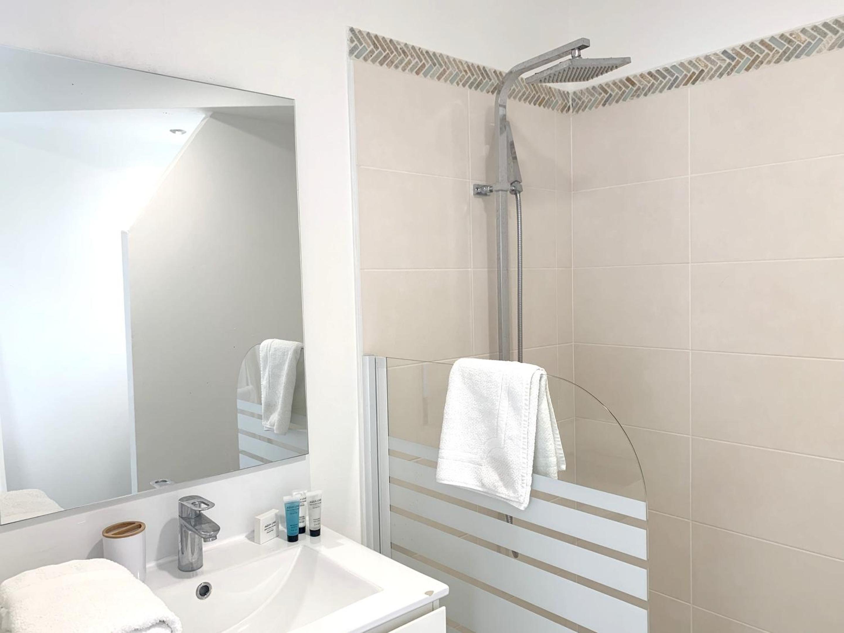Appartement charmant Le Moule + piscine