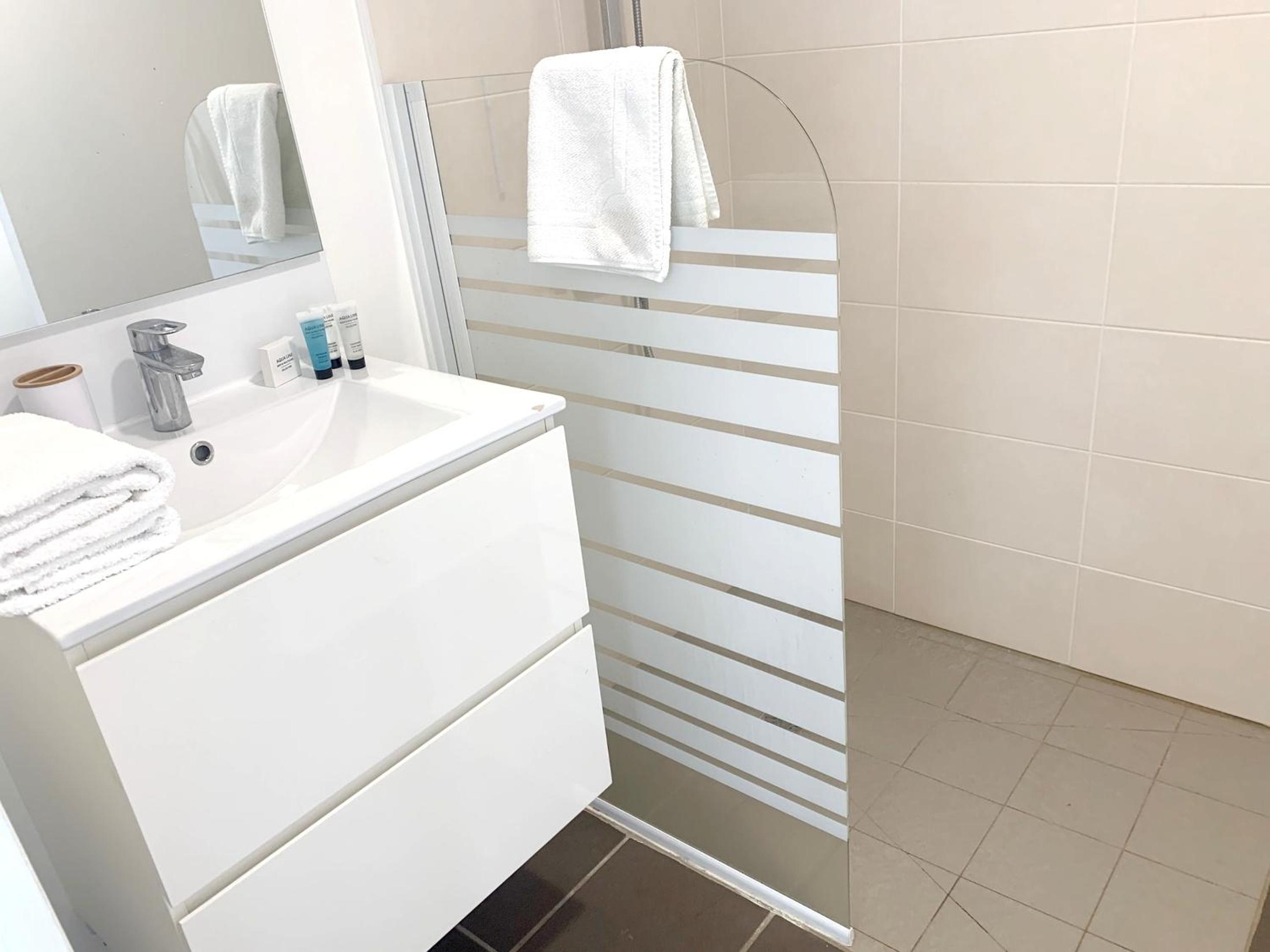 Appartement charmant Le Moule + piscine