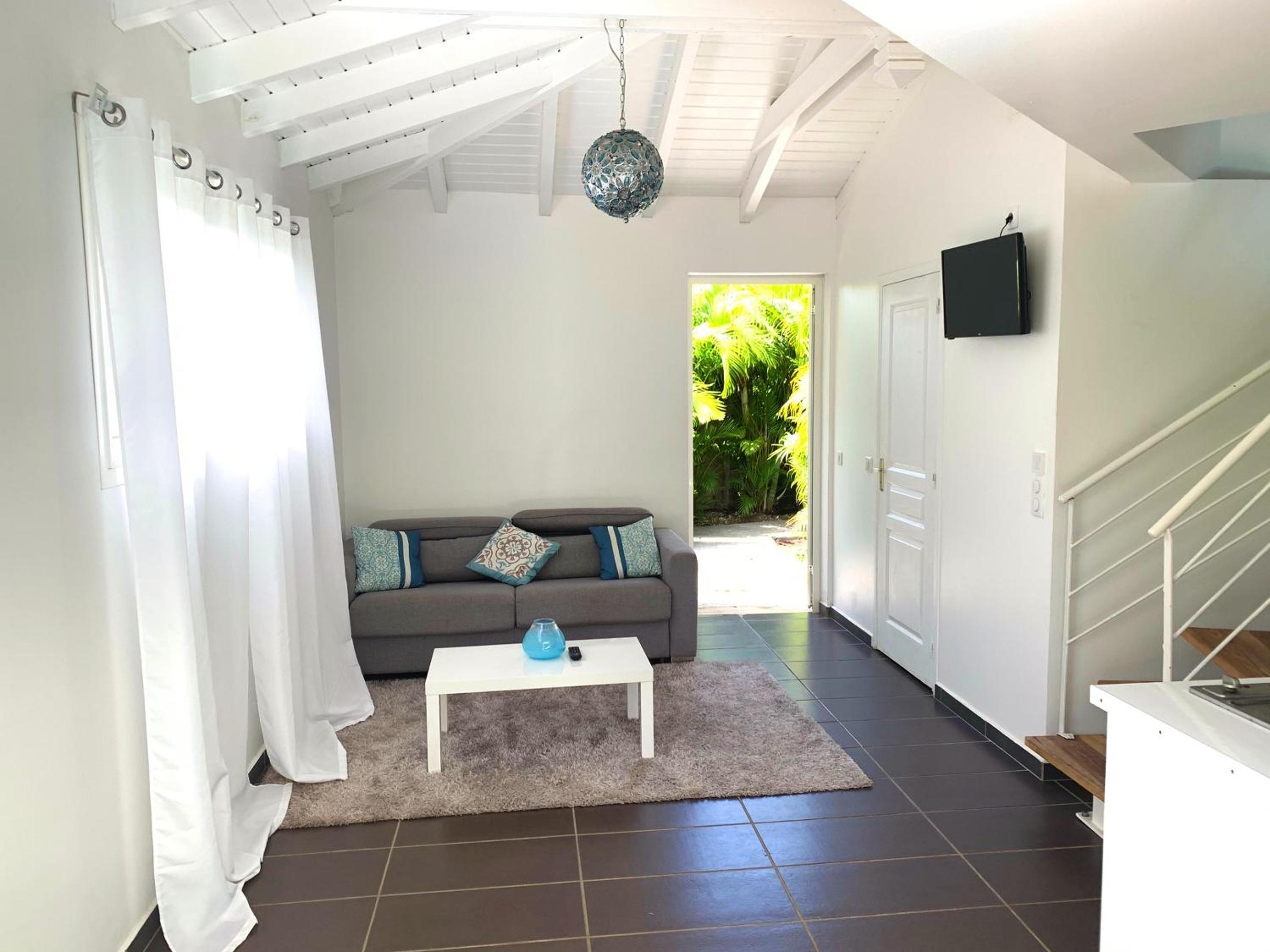 Appartement charmant Le Moule + piscine
