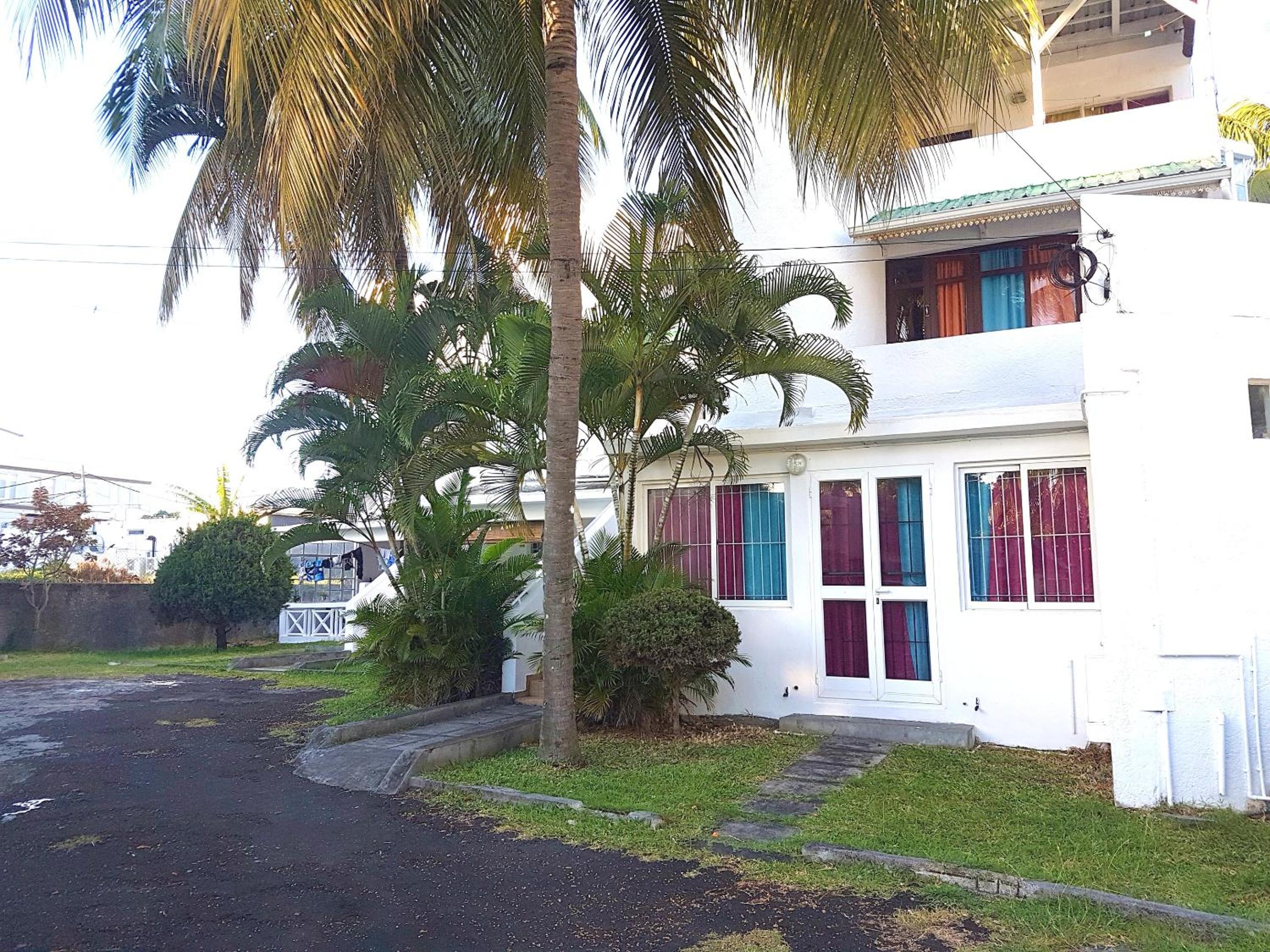 Spacious Apartment Trou aux Biches