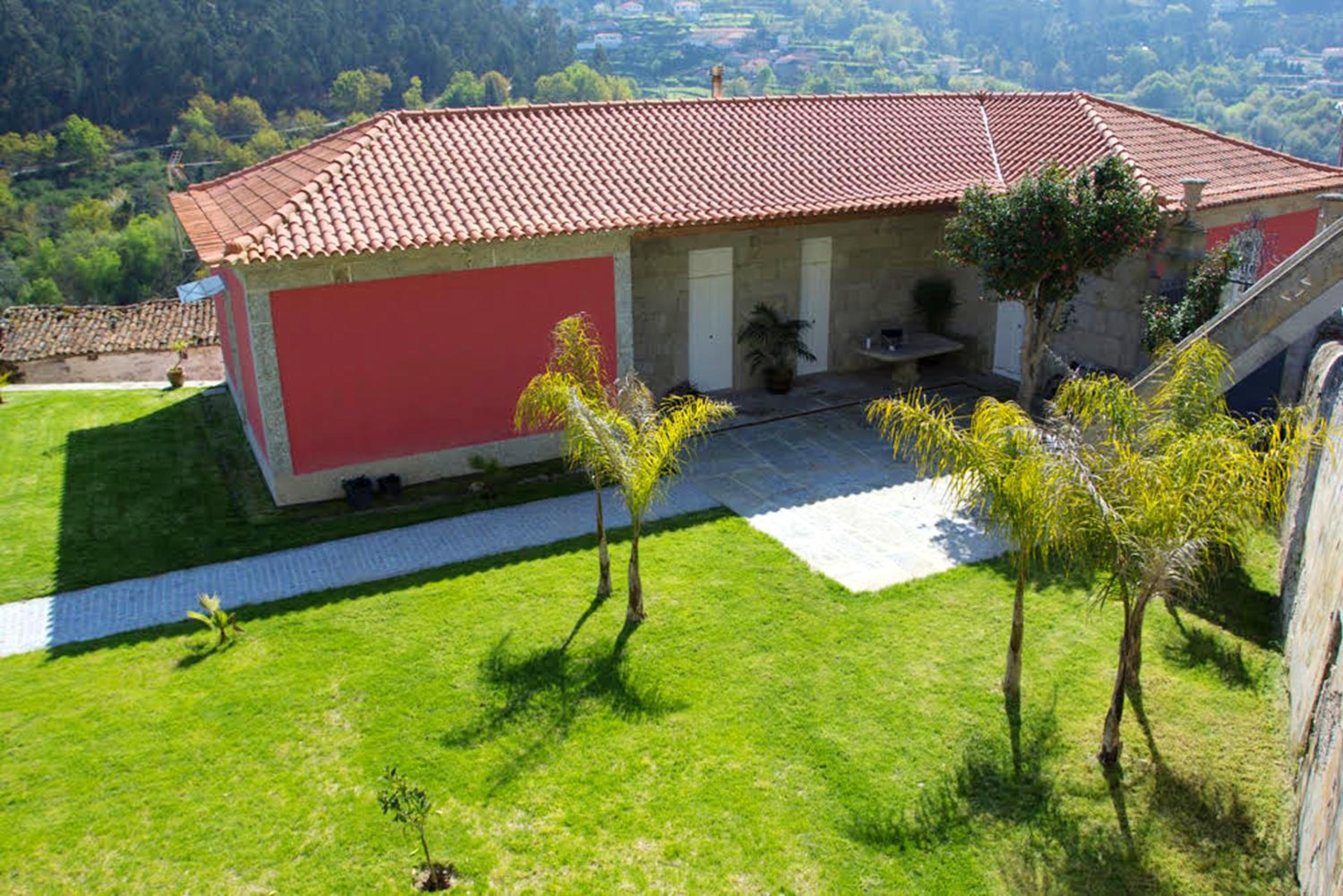 Welcoming Villa with Mountain View in Sobradelo da Goma view 4