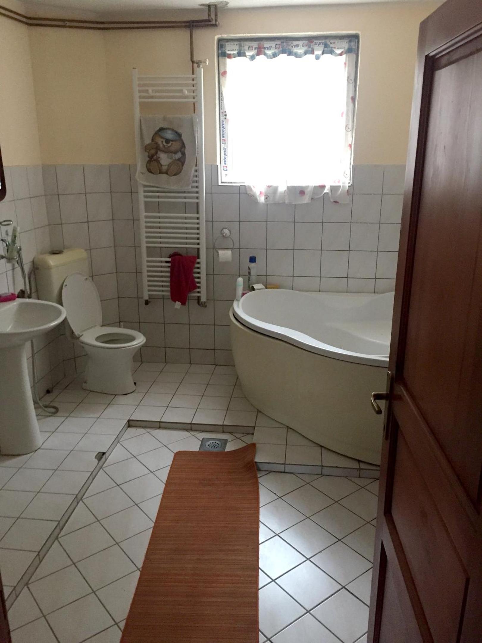 Spacious and Charming House in Vozuća with Large Garden