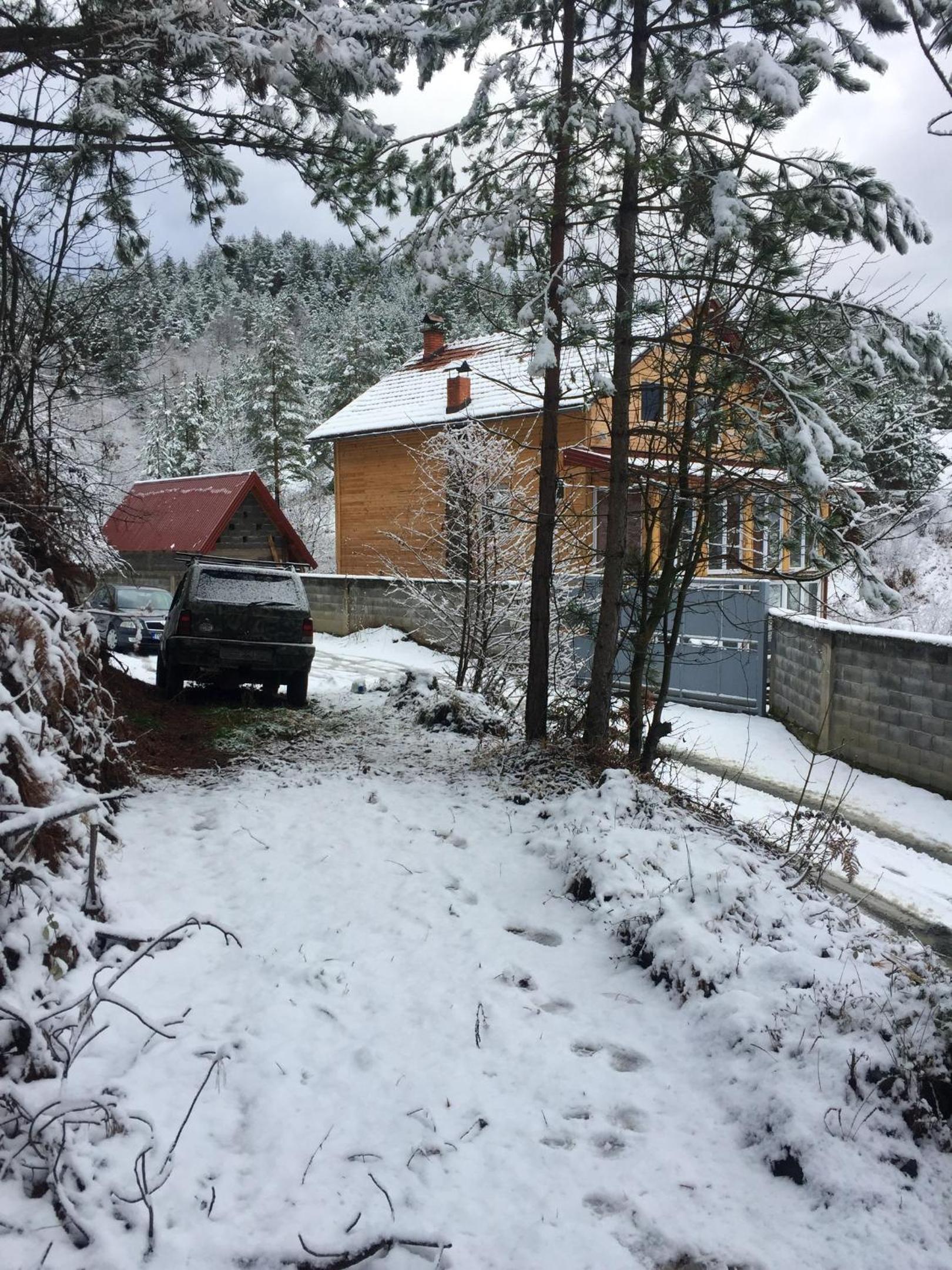 Spacious and Charming House in Vozuća with Large Garden