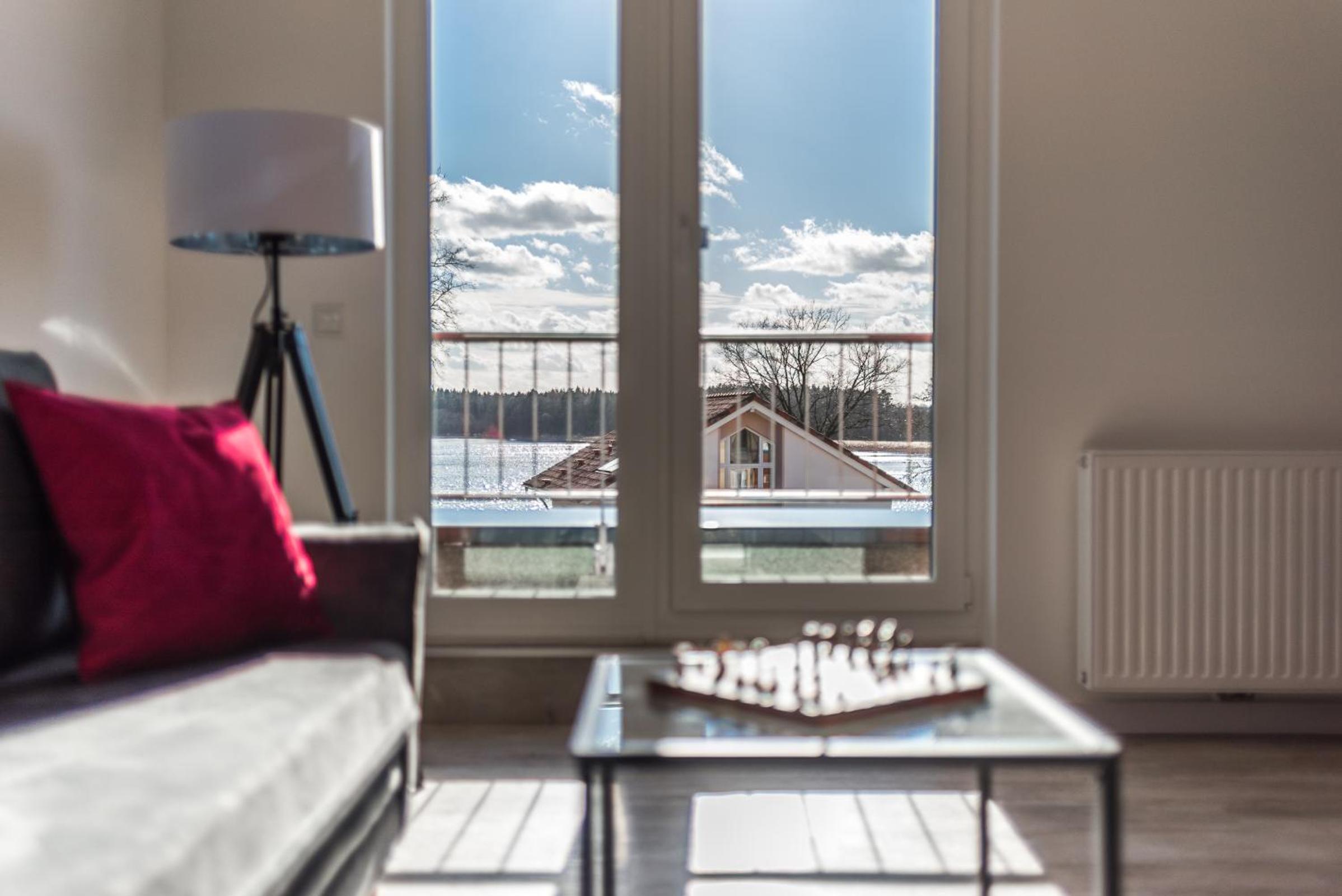 Ferienhaus-See-Sauna-Kamin-Hund mit E-Ladestation