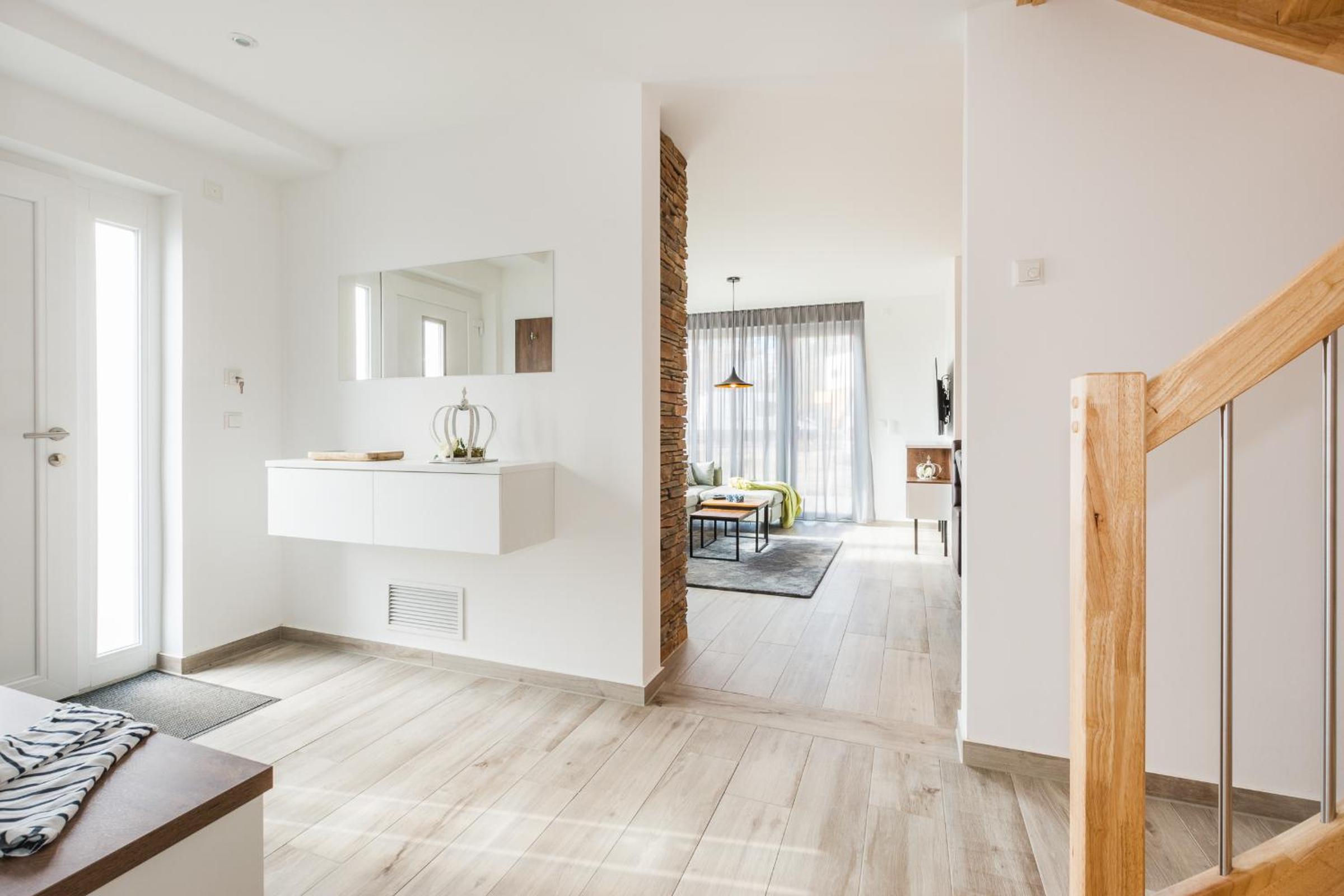 Ferienhaus-See-Sauna-Kamin-Hund mit E-Ladestation