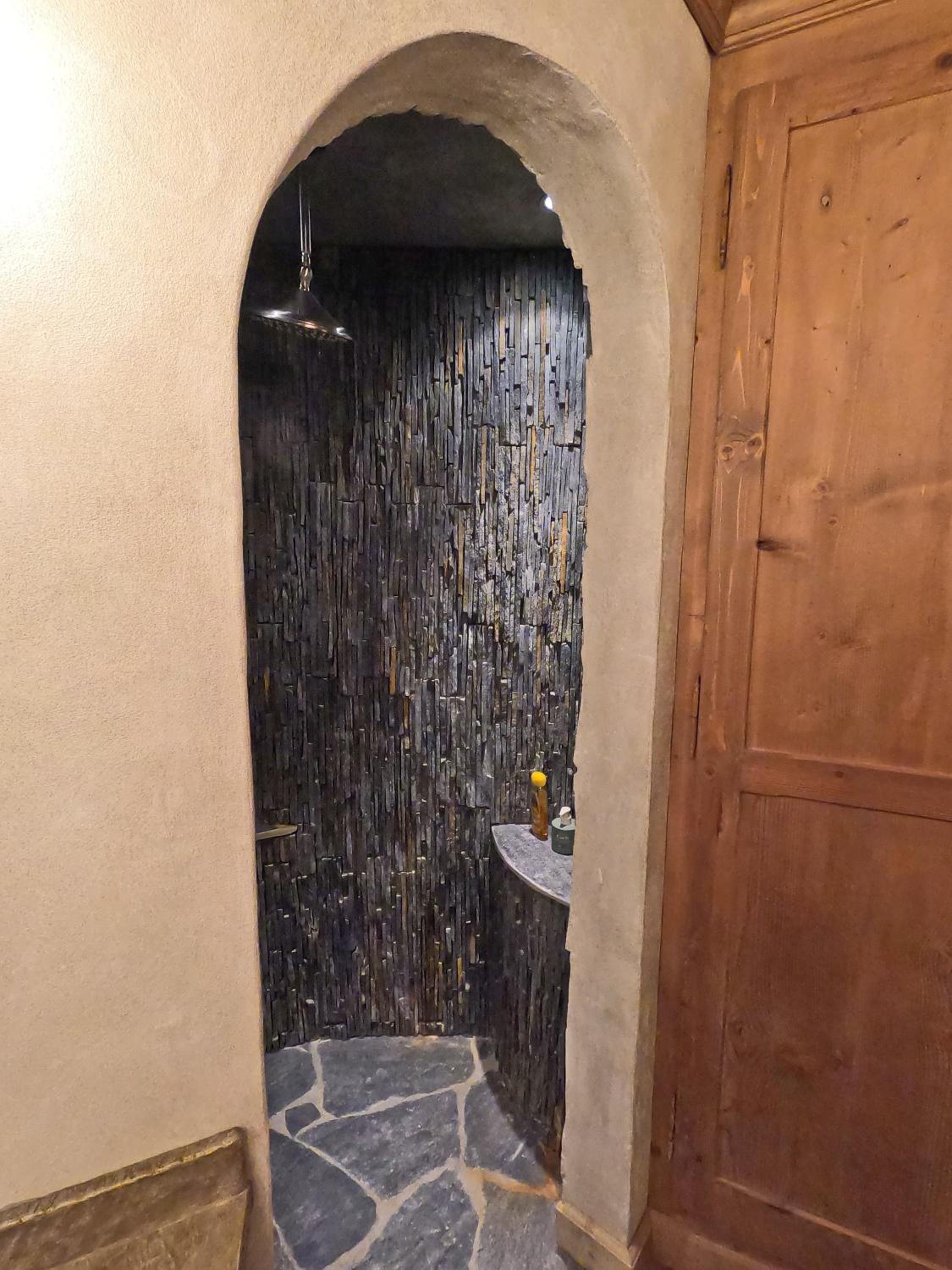 Beautiful apartment over the mountain view 4