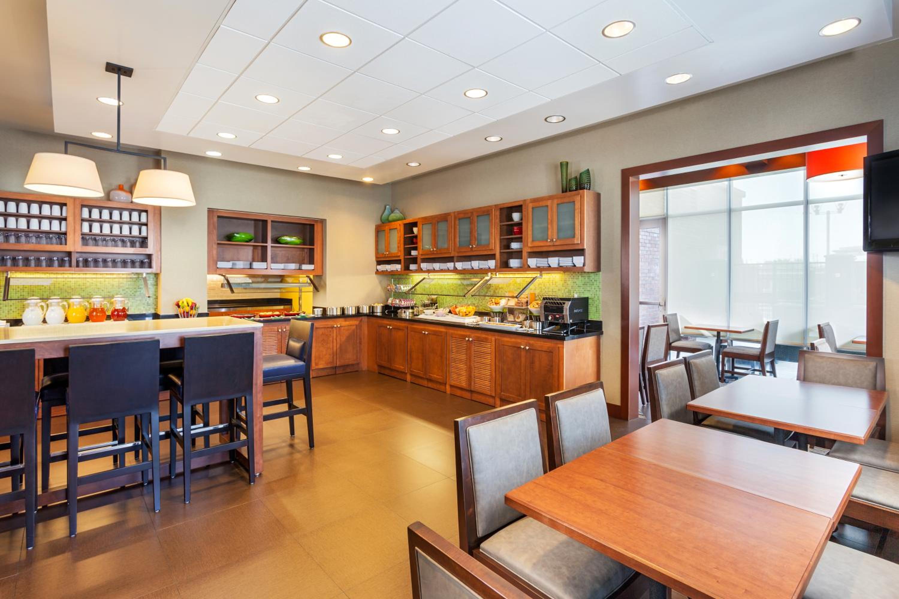 Hyatt Place Sacramento Roseville - Property Image 12