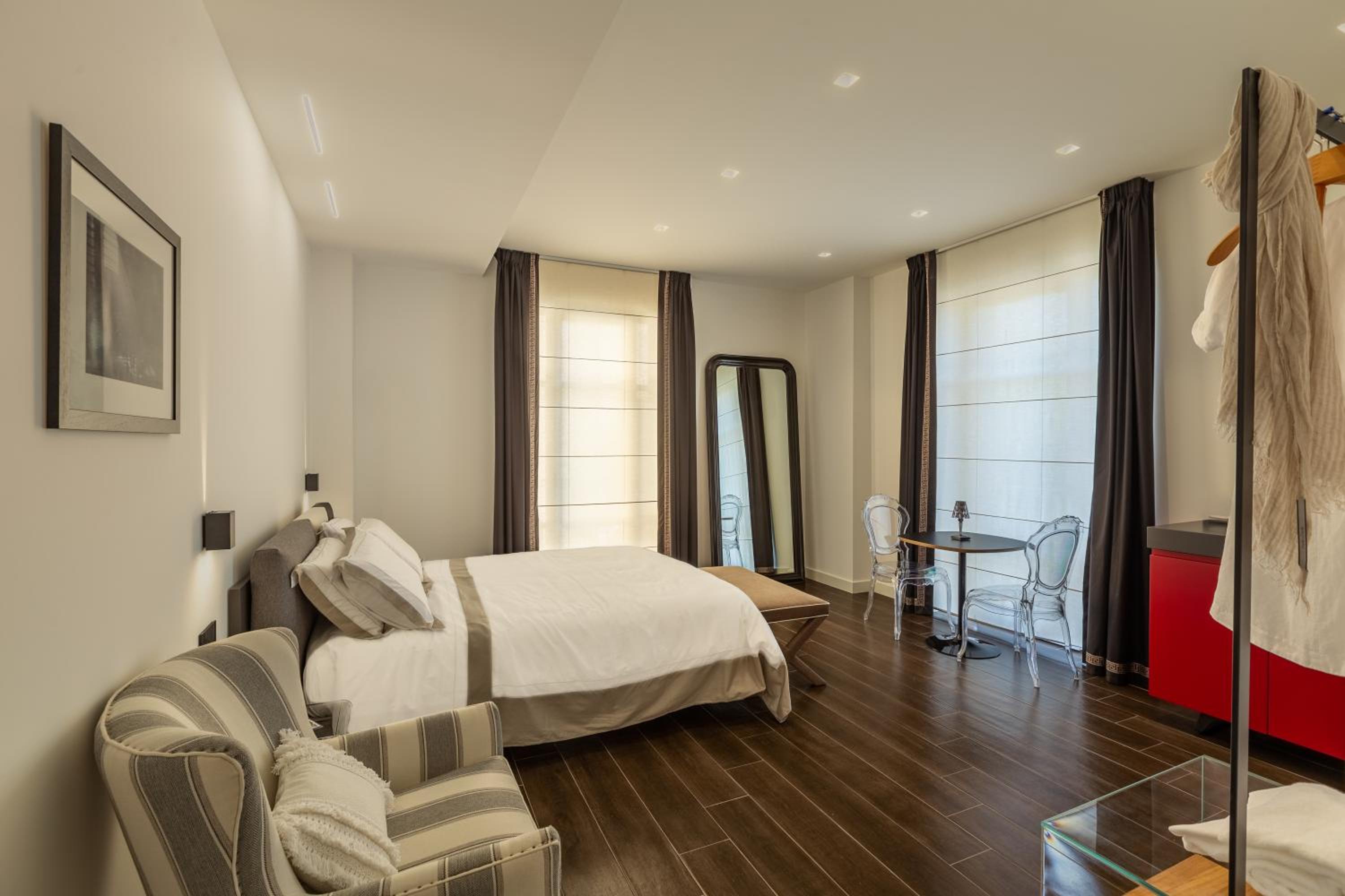 Qui Vicino boutique rooms and suites view 5
