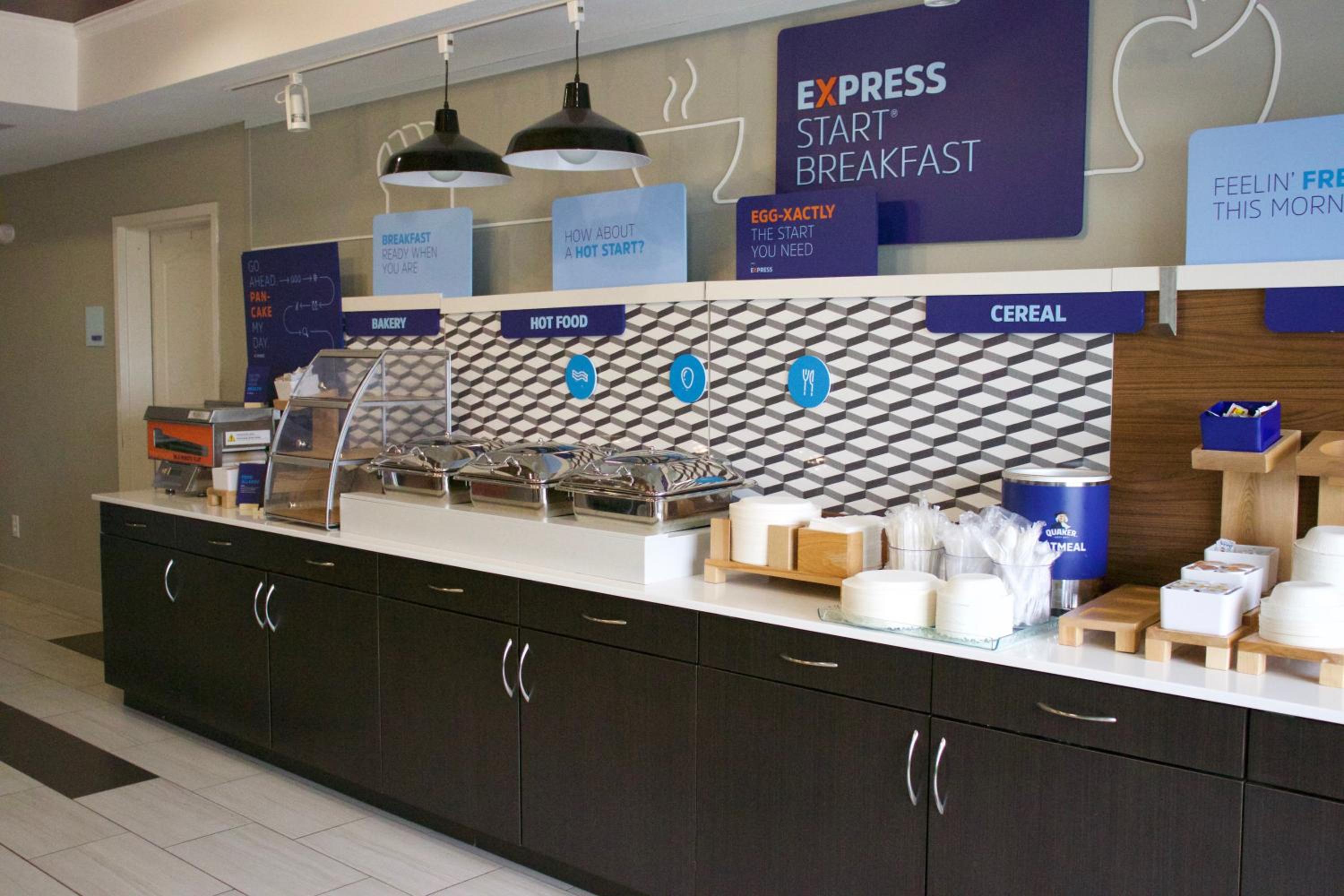 Crawfordsville Vacations - Holiday Inn Express Hotel  Suites Crawfordsville, an IHG Hotel - Property Image 5