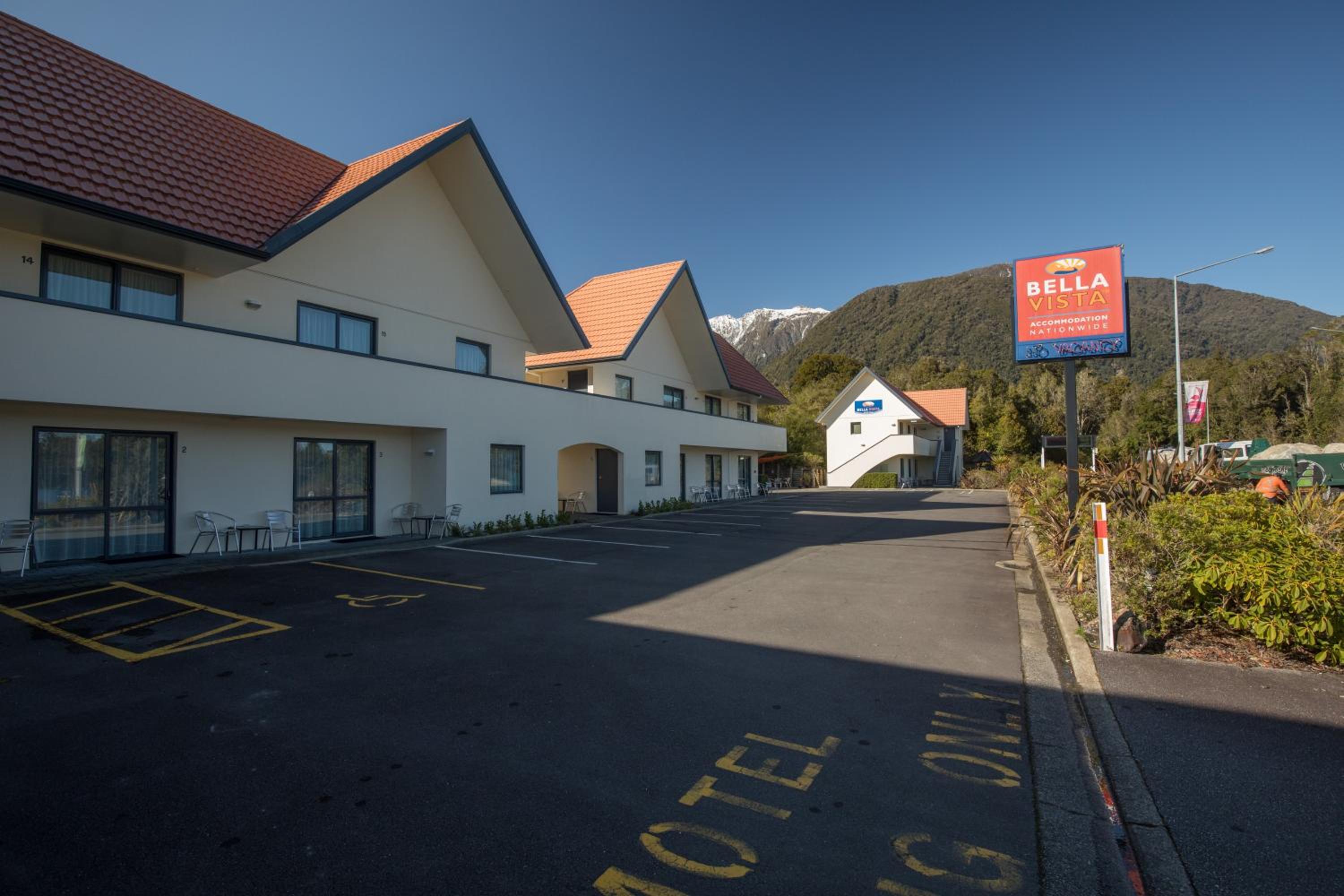 Bella Vista Motel Fox Glacier view 3