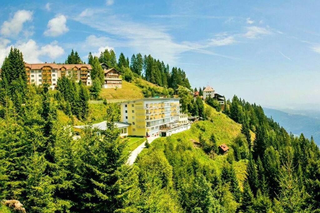 "Alpenapartments für Skifahrer-Pistennähe,Panomareblick & Skiraum" Kozma view 3