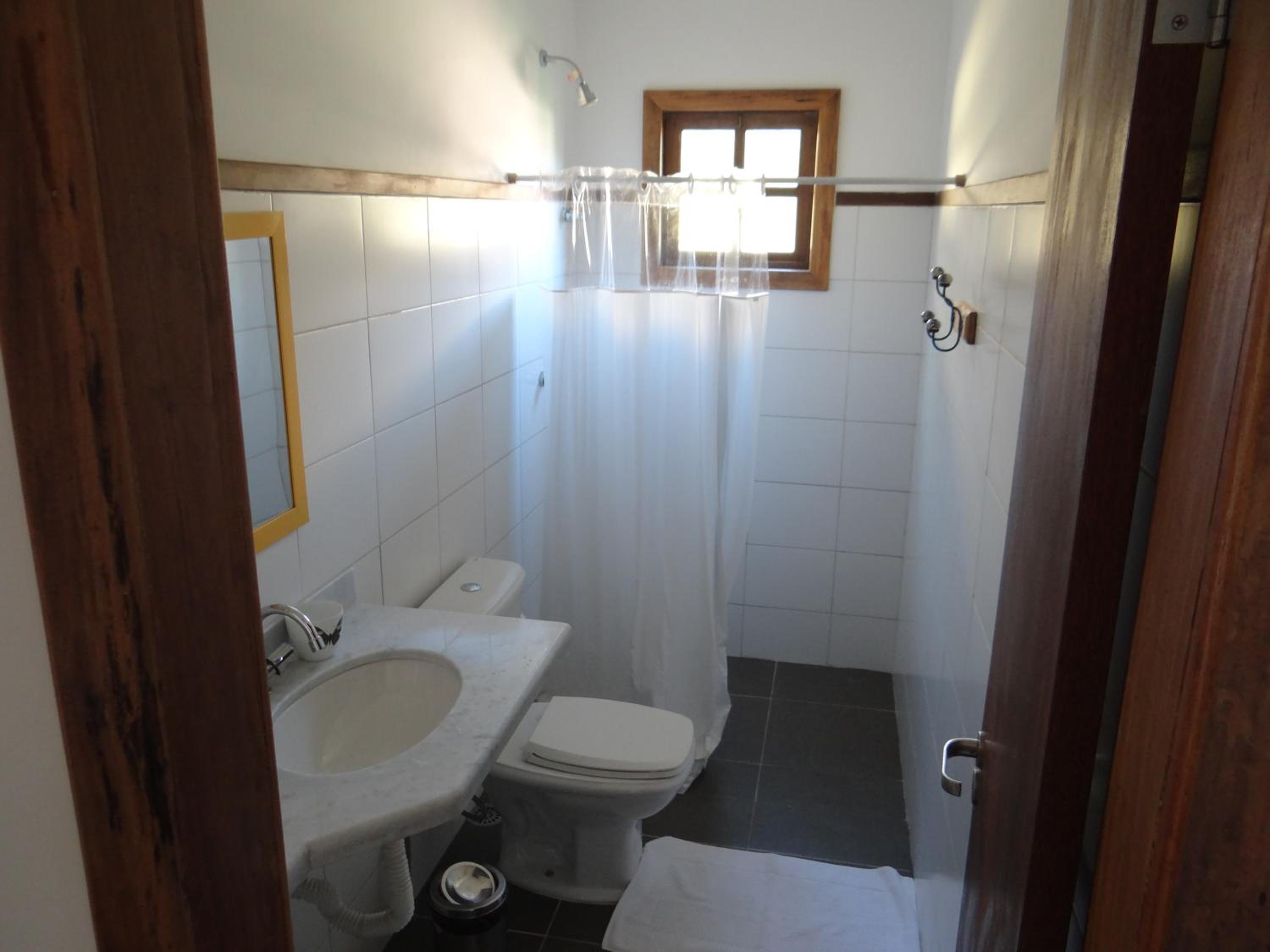 Casa confortável completa em condomínio