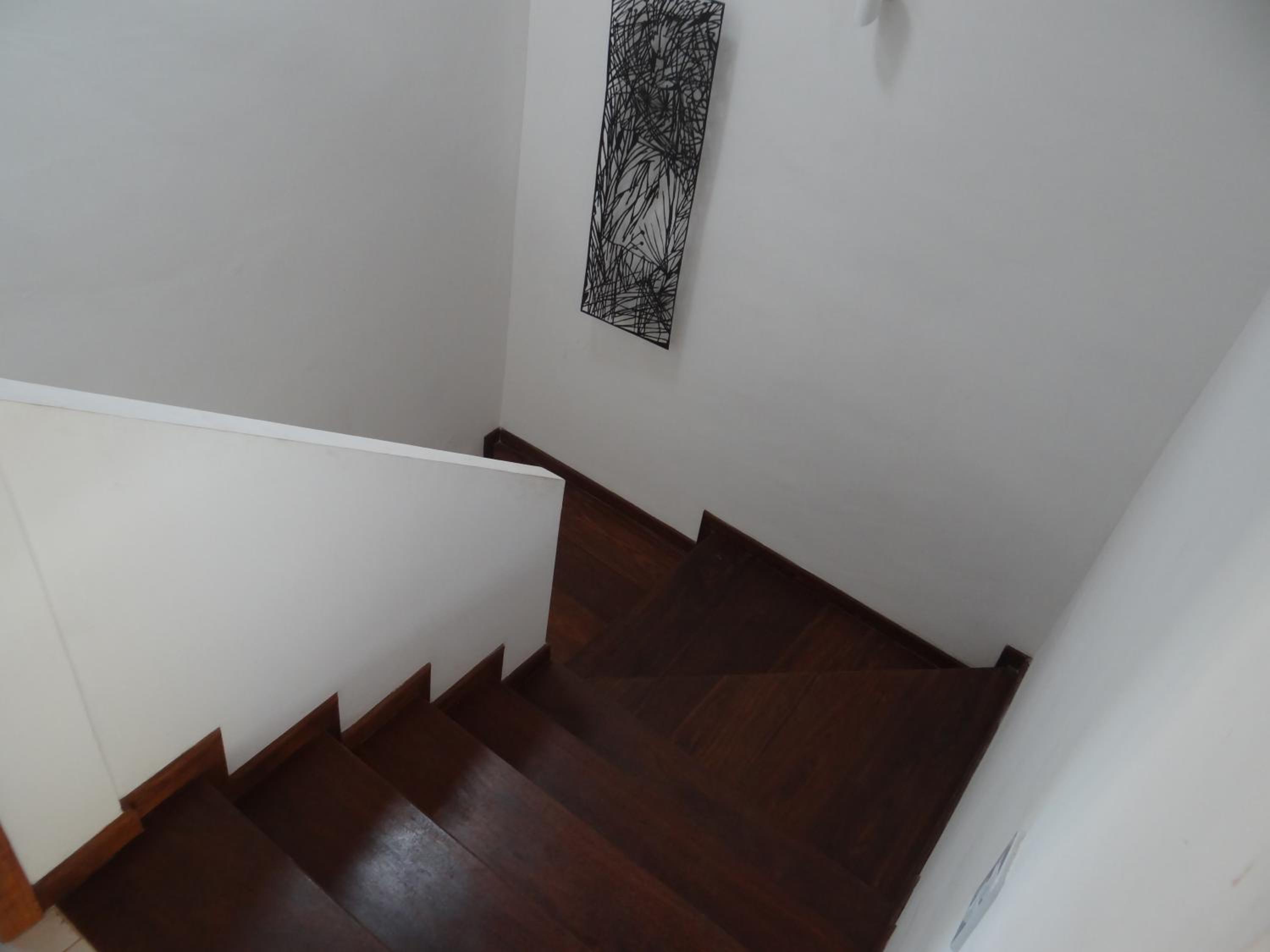 Casa confortável completa em condomínio