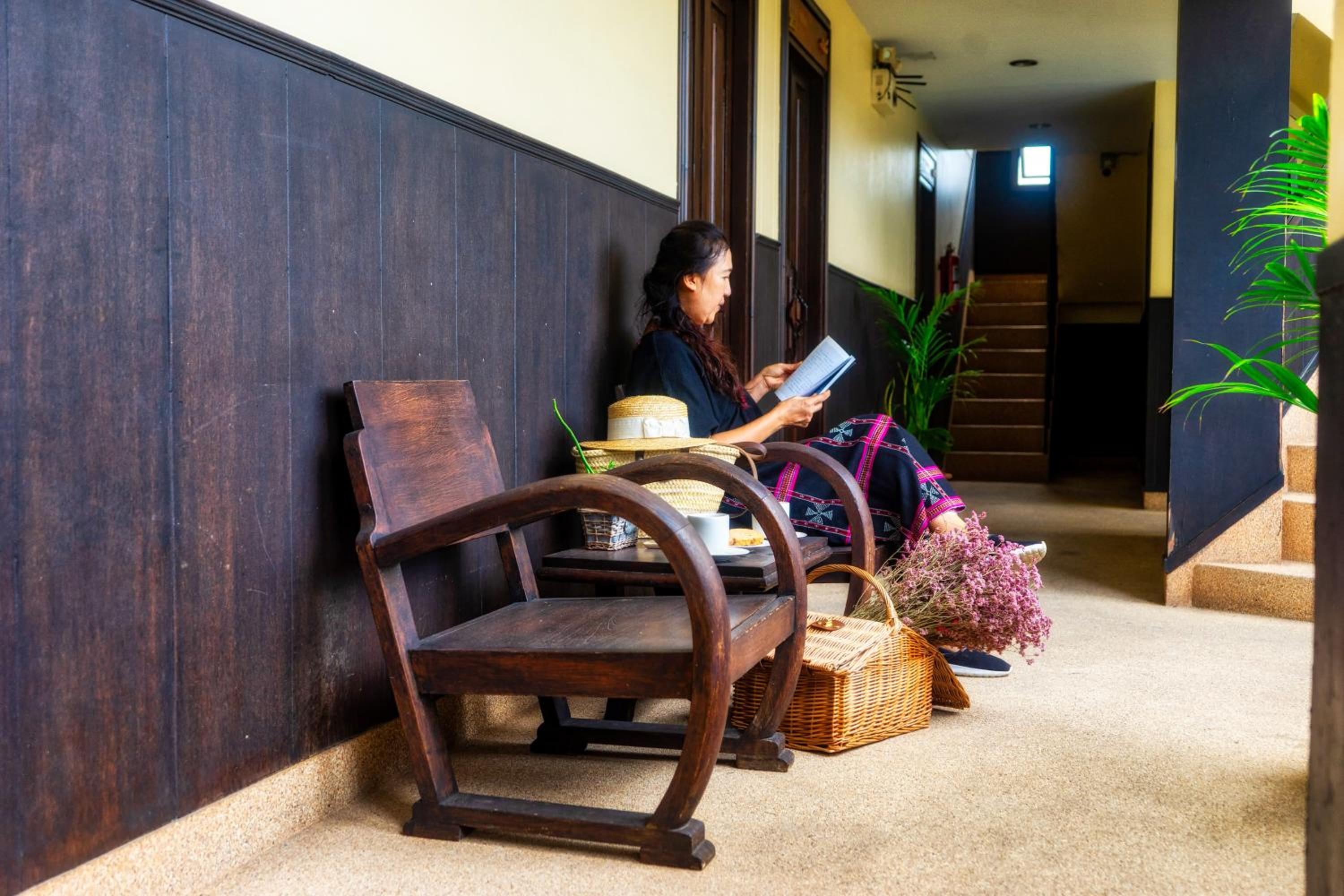 Ban Kong Rao Guesthouse - Quiet Santitham Oasis - Charming Garden & Mountain Views