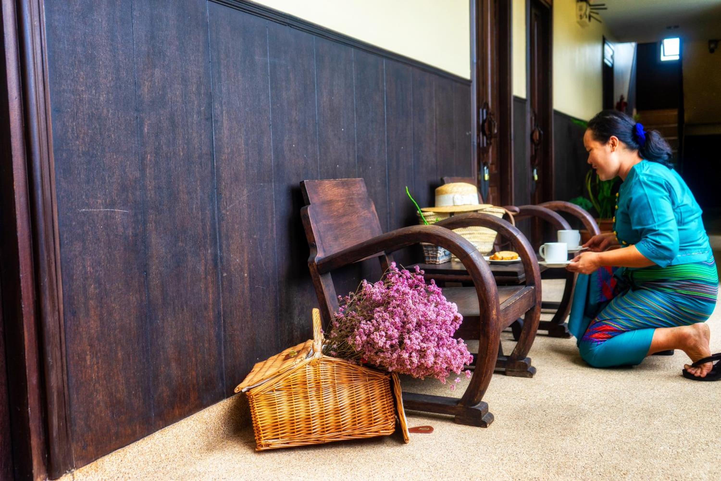Ban Kong Rao Guesthouse - Quiet Santitham Oasis - Charming Garden & Mountain Views