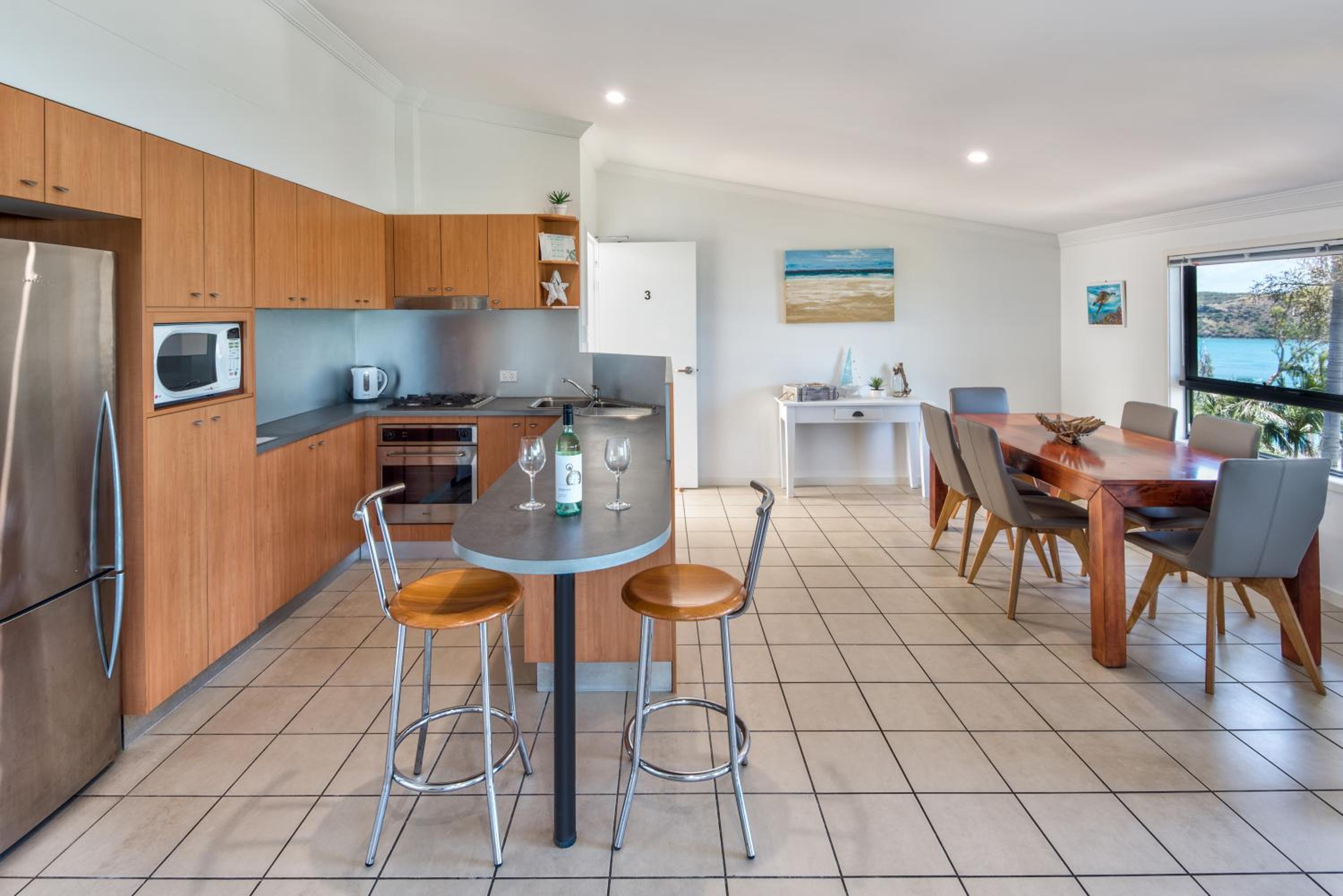 Oasis Apartments on Hamilton Island by HIHA