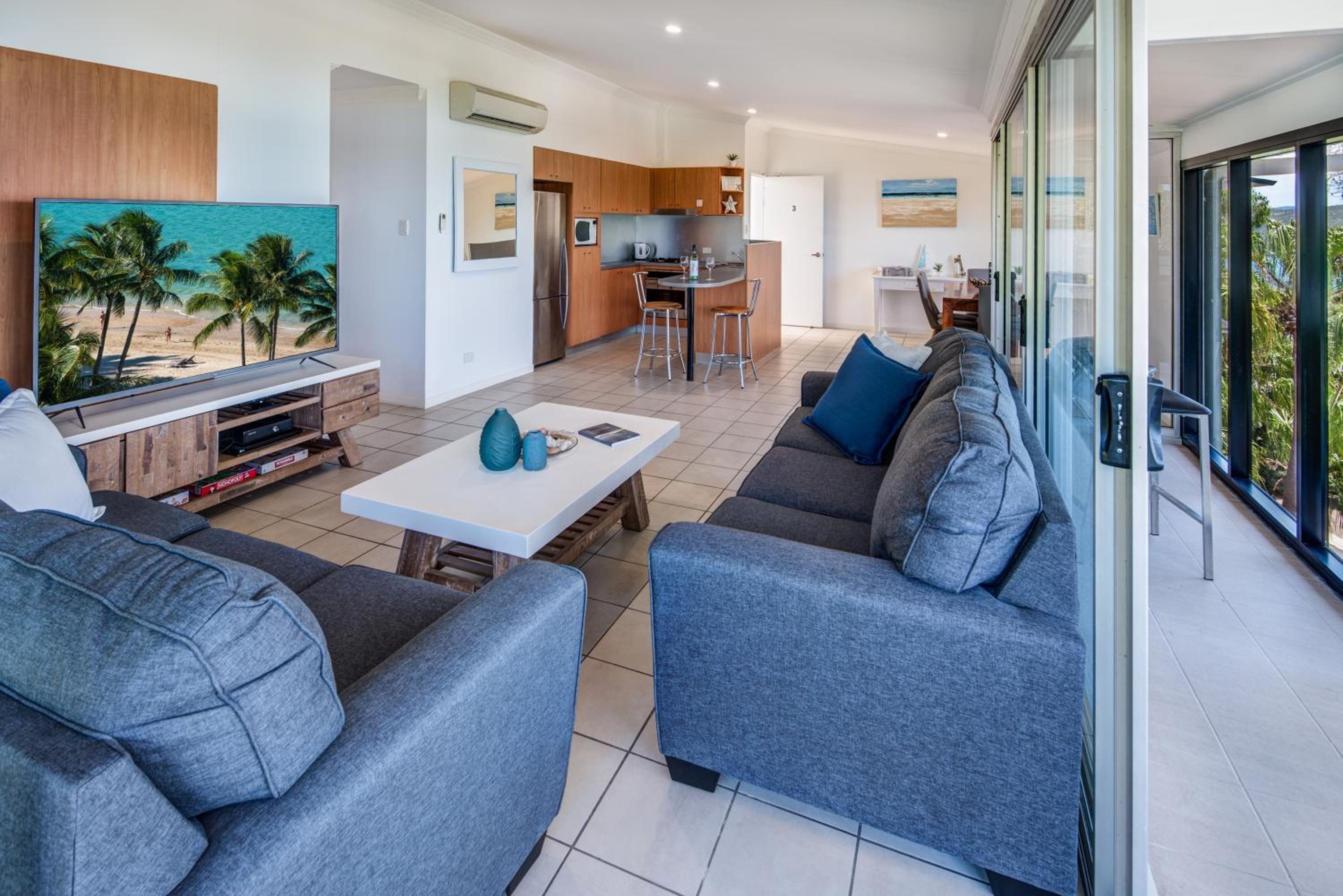 Oasis Apartments on Hamilton Island by HIHA