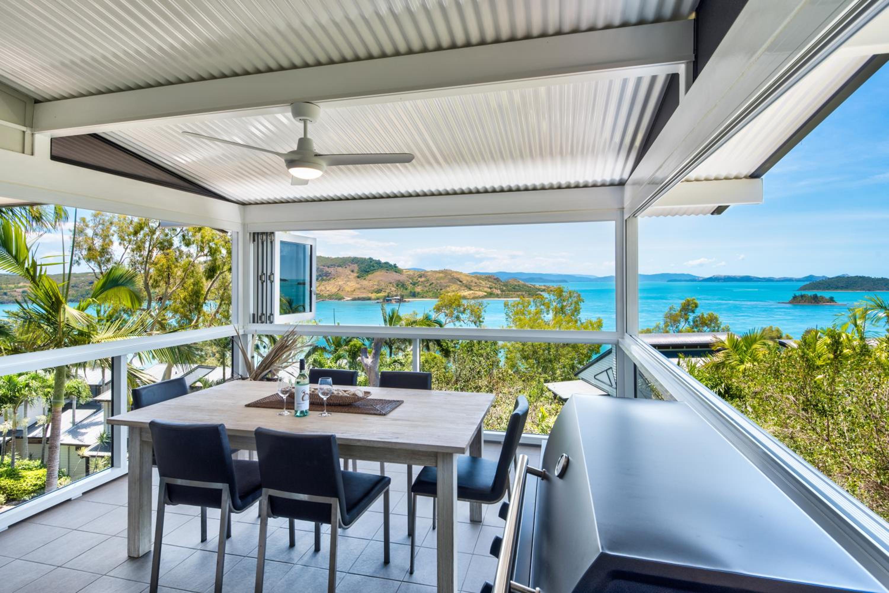 Oasis Apartments on Hamilton Island by HIHA