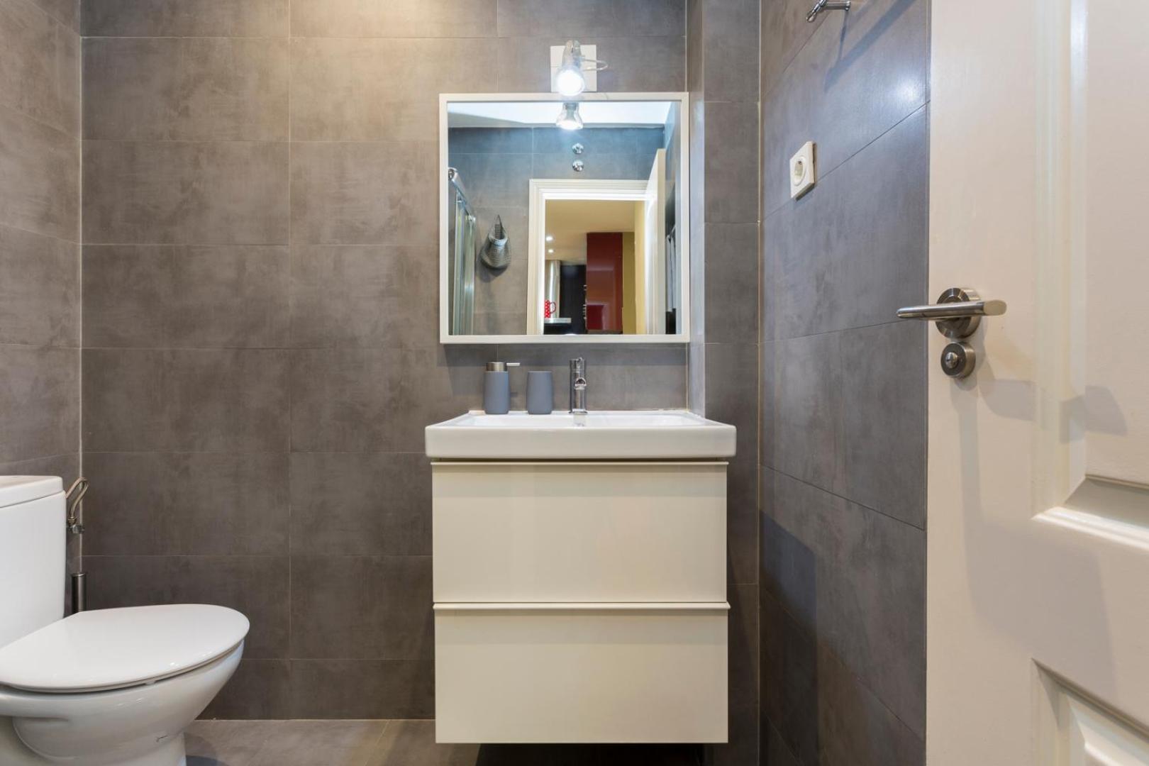 Quiet 1BR apartment in Chueca photo 5